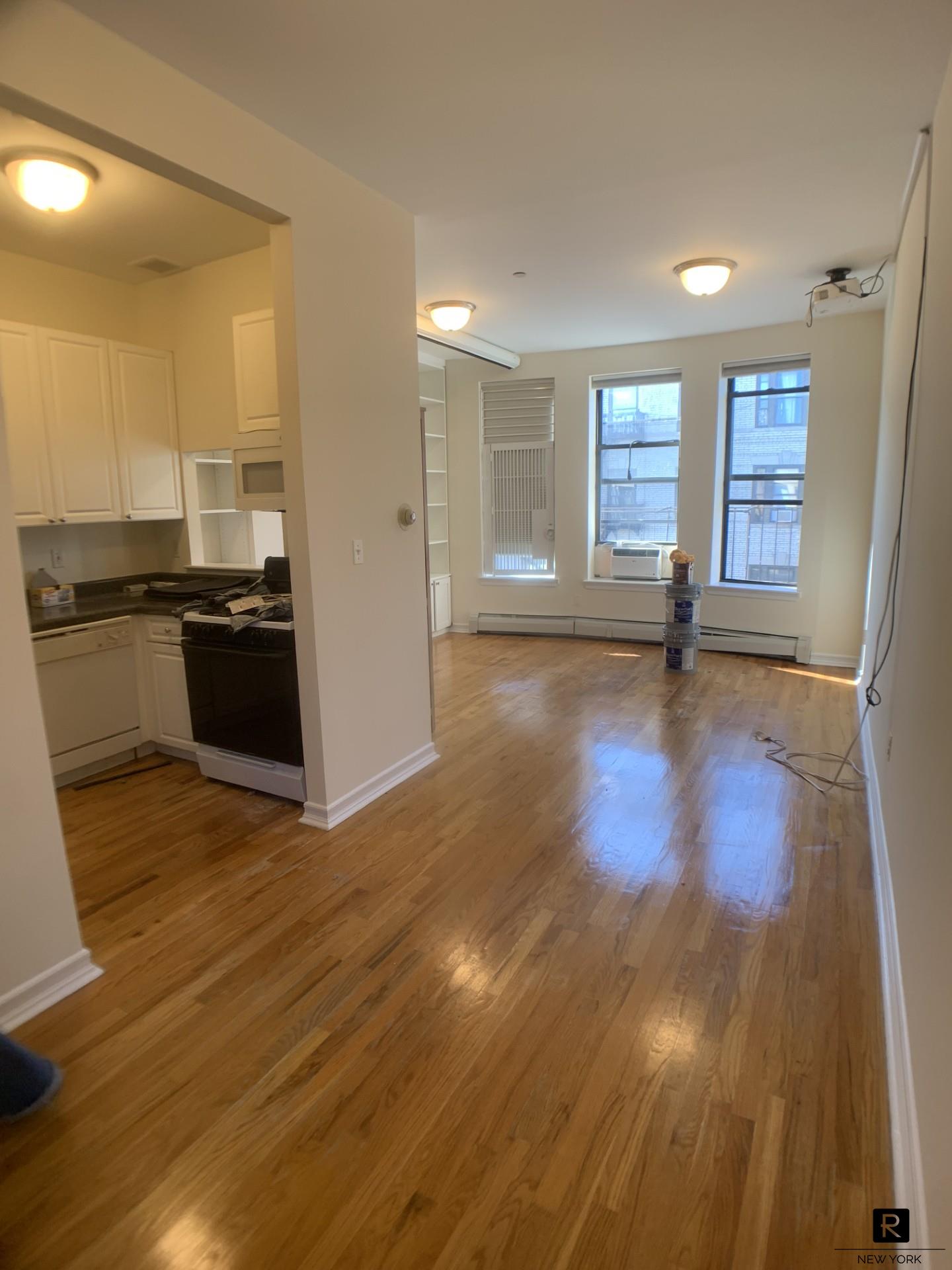 539 West 144th Street 5, Hamilton Heights, Upper Manhattan, NYC - 2 Bedrooms  
2 Bathrooms  
4 Rooms - 