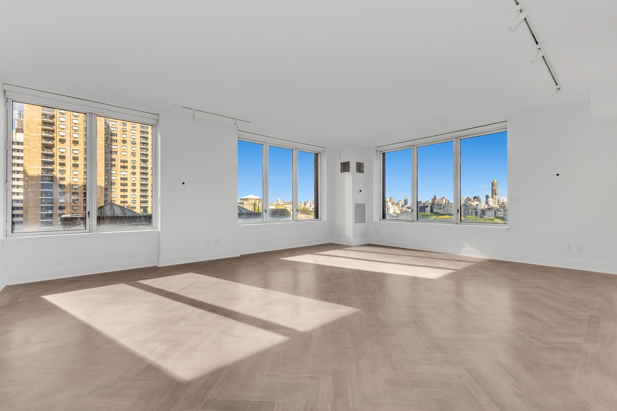 15 West 63rd Street 17-A, Lincoln Square, Upper West Side, NYC - 3 Bedrooms  
3 Bathrooms  
6 Rooms - 