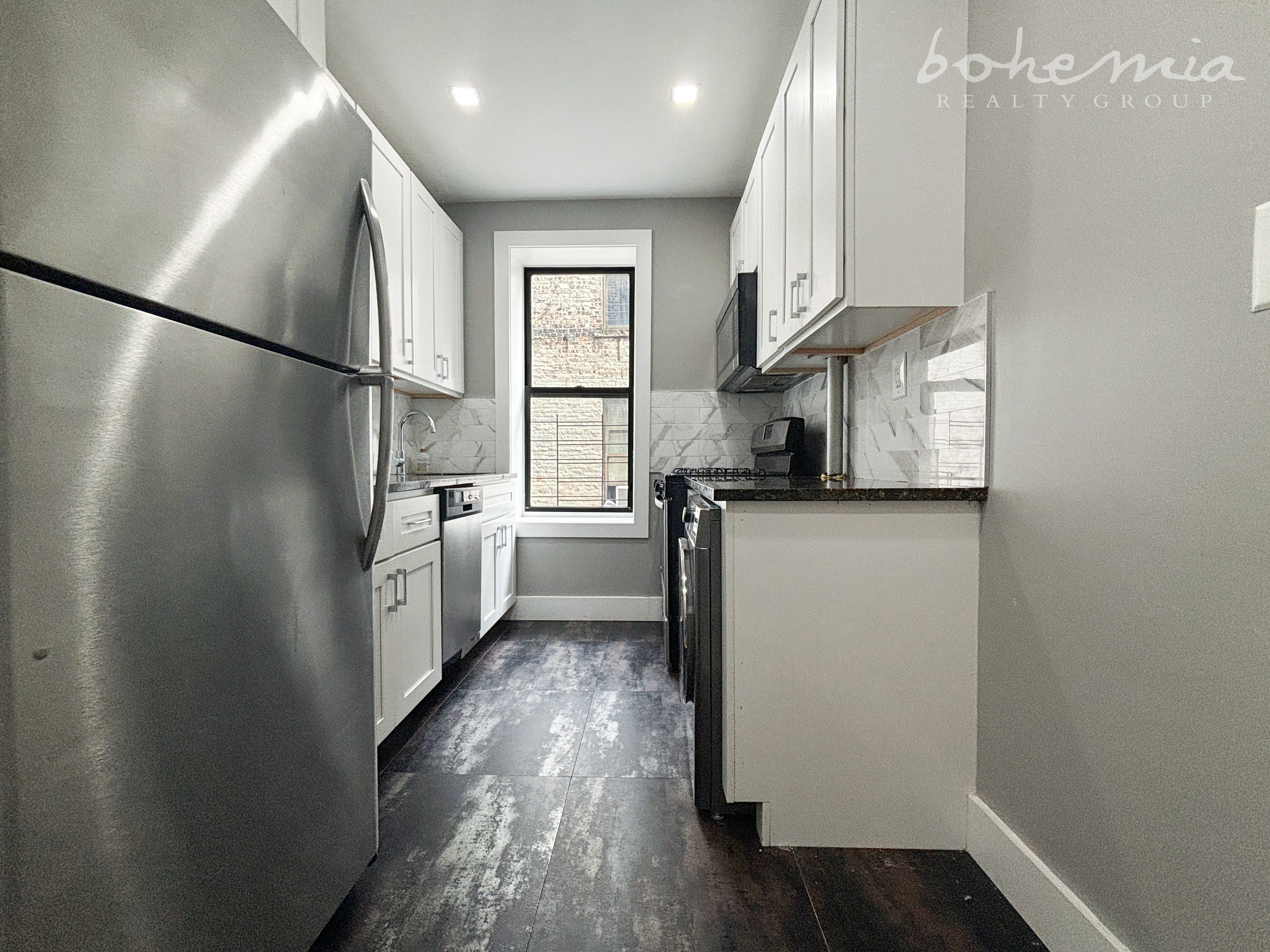 304 West 151st Street 20, West Harlem, Upper Manhattan, NYC - 3 Bedrooms  
1 Bathrooms  
4 Rooms - 