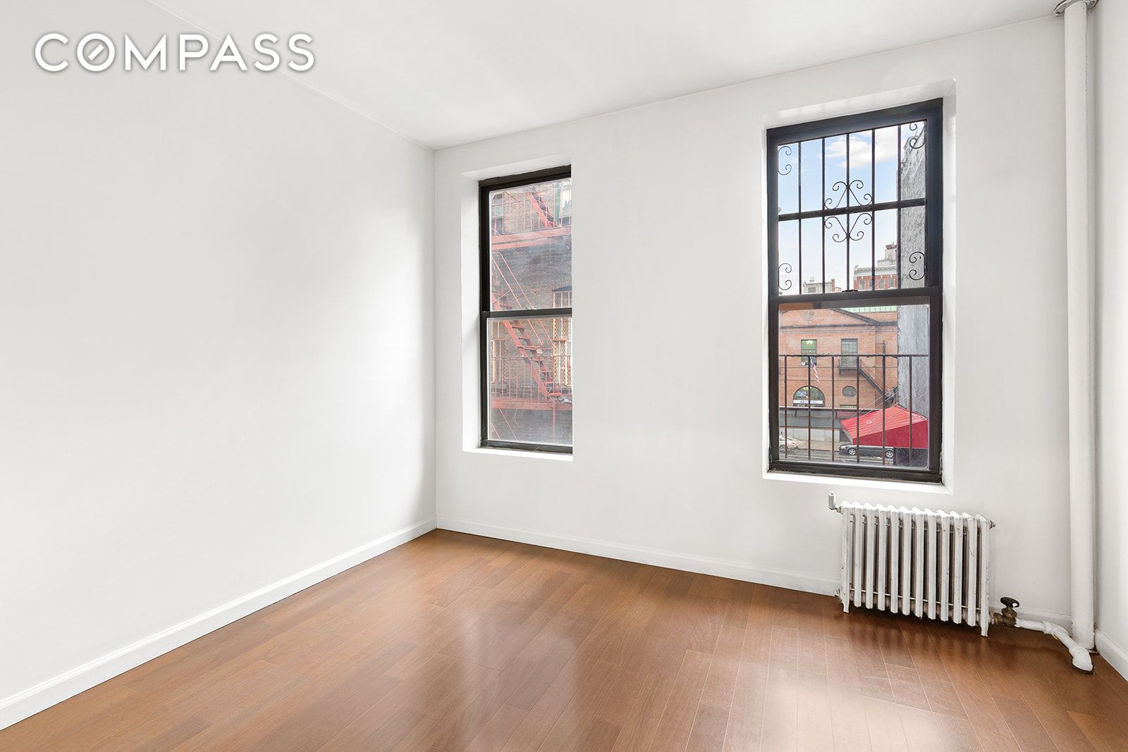 117 Henry Street 12B, Lower East Side, Downtown, NYC - 1 Bedrooms  
1 Bathrooms  
2 Rooms - 