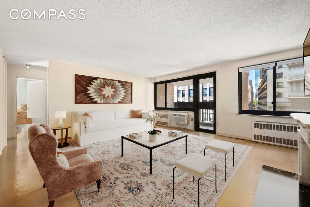 77 Fulton Street 9K, Financial District, Downtown, NYC - 2 Bedrooms  
1 Bathrooms  
4 Rooms - 