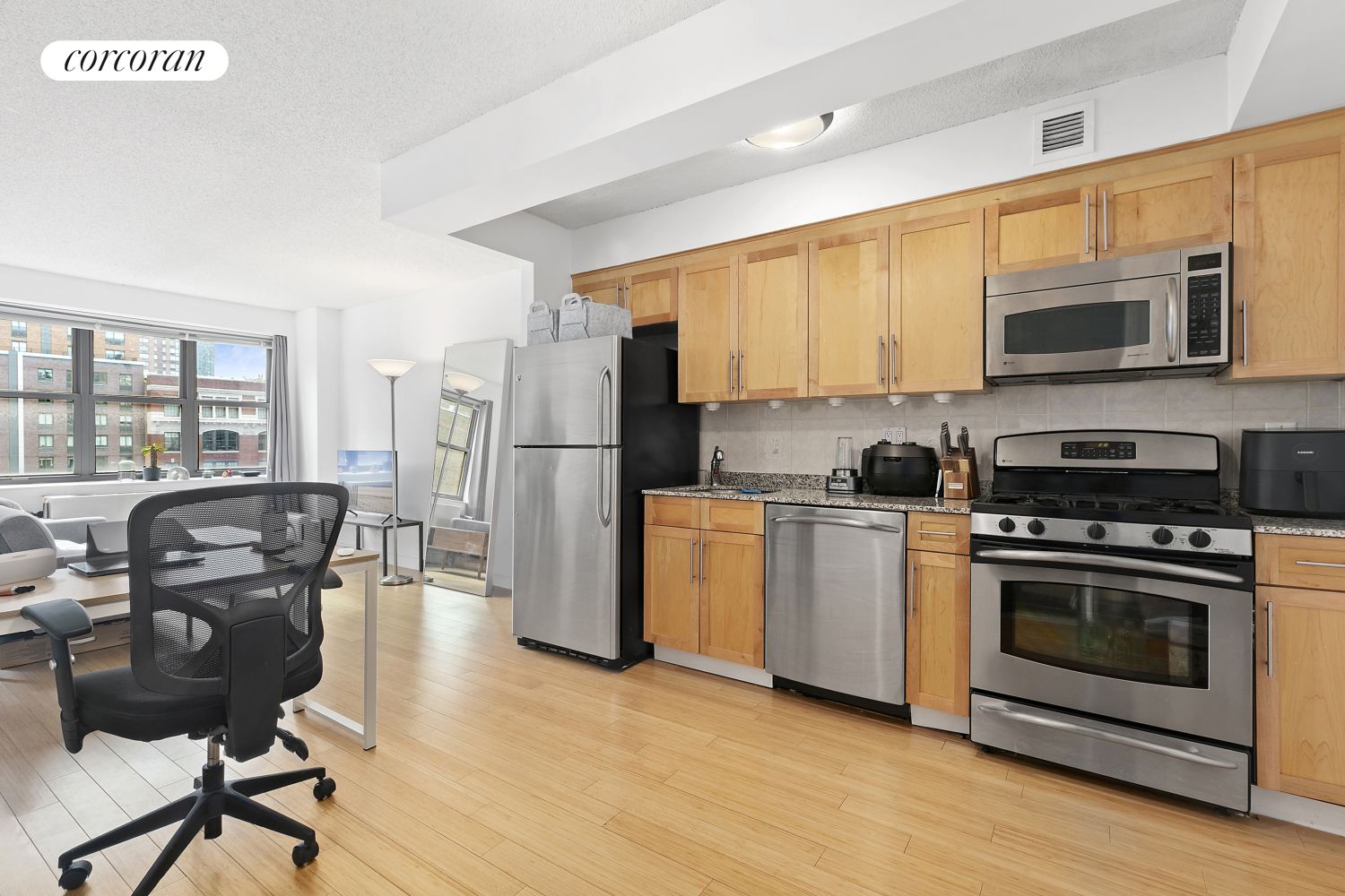 516 West 47th Street S6k, Hells Kitchen, Midtown West, NYC - 1 Bathrooms  
2 Rooms - 