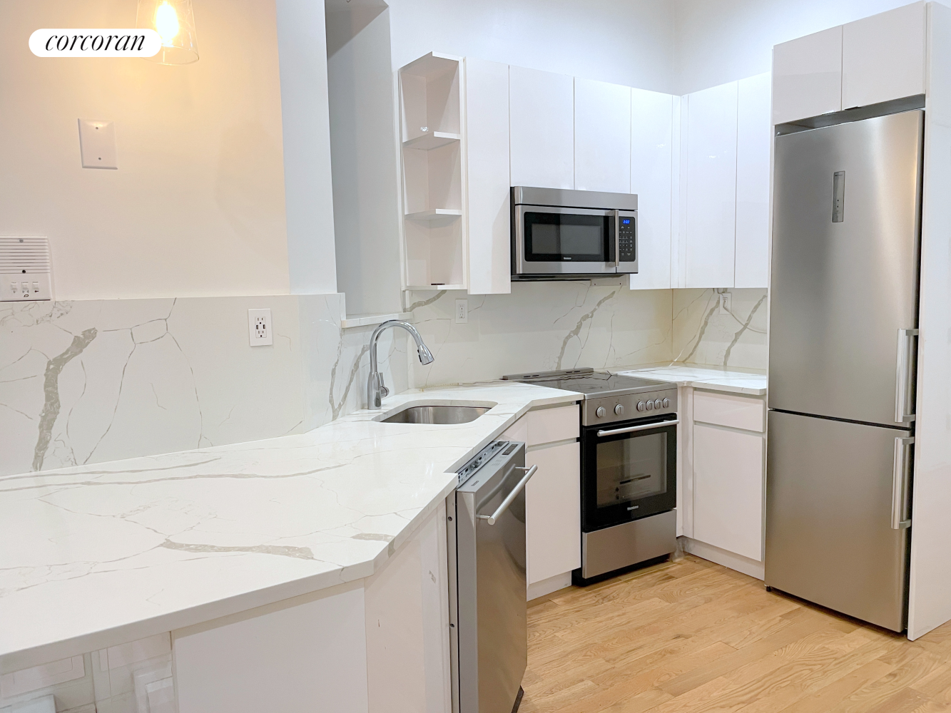 360 West 116th Street 1D, South Harlem, Upper Manhattan, NYC - 3 Bedrooms  
2 Bathrooms  
6 Rooms - 