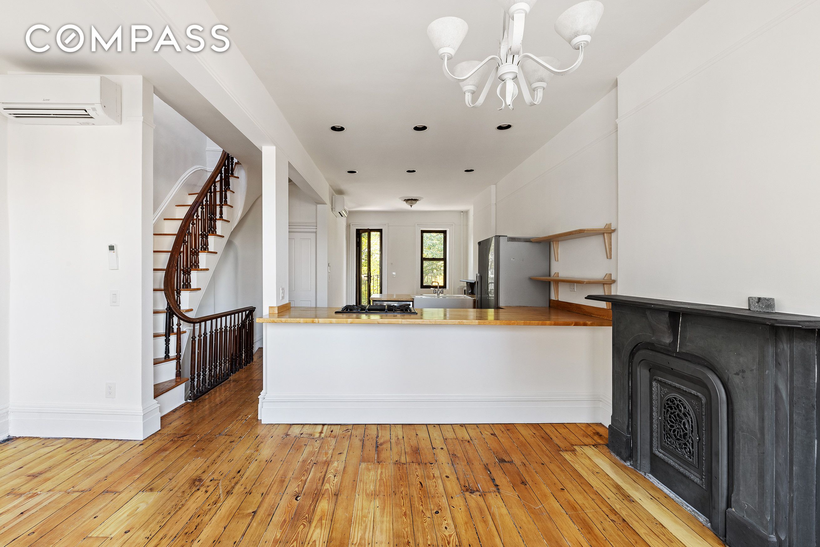 9th Street 2, Park Slope, Brooklyn, New York - 2 Bedrooms  
2 Bathrooms  
5 Rooms - 