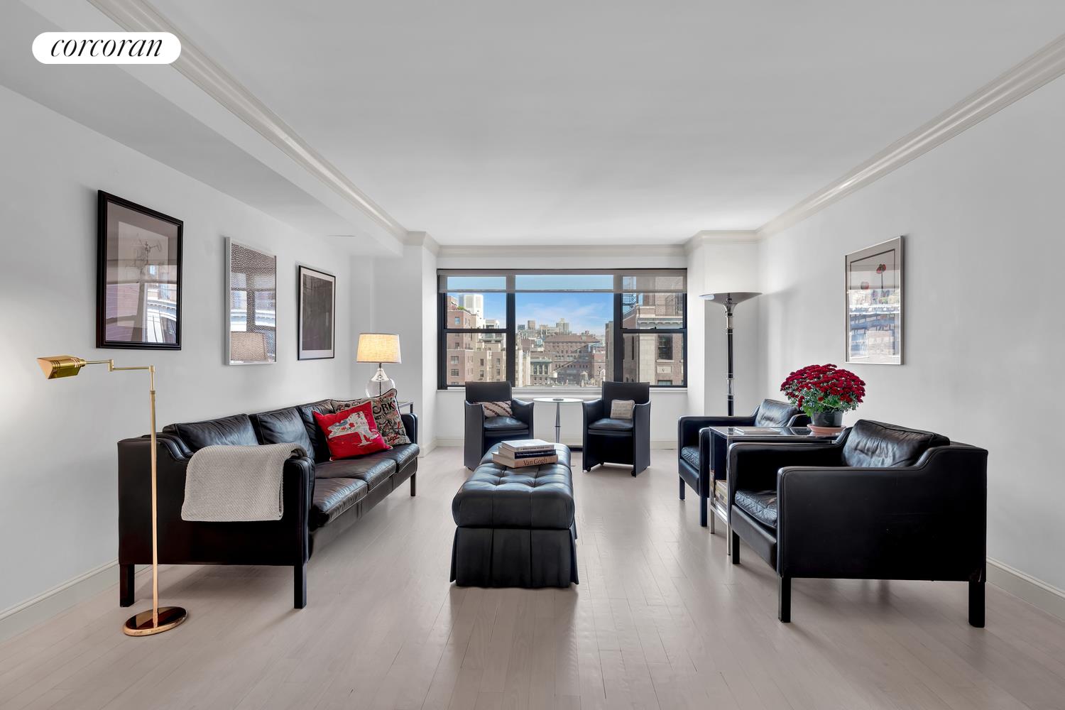 114 East 72nd Street 18A, Lenox Hill, Upper East Side, NYC - 2 Bedrooms  
2.5 Bathrooms  
5 Rooms - 