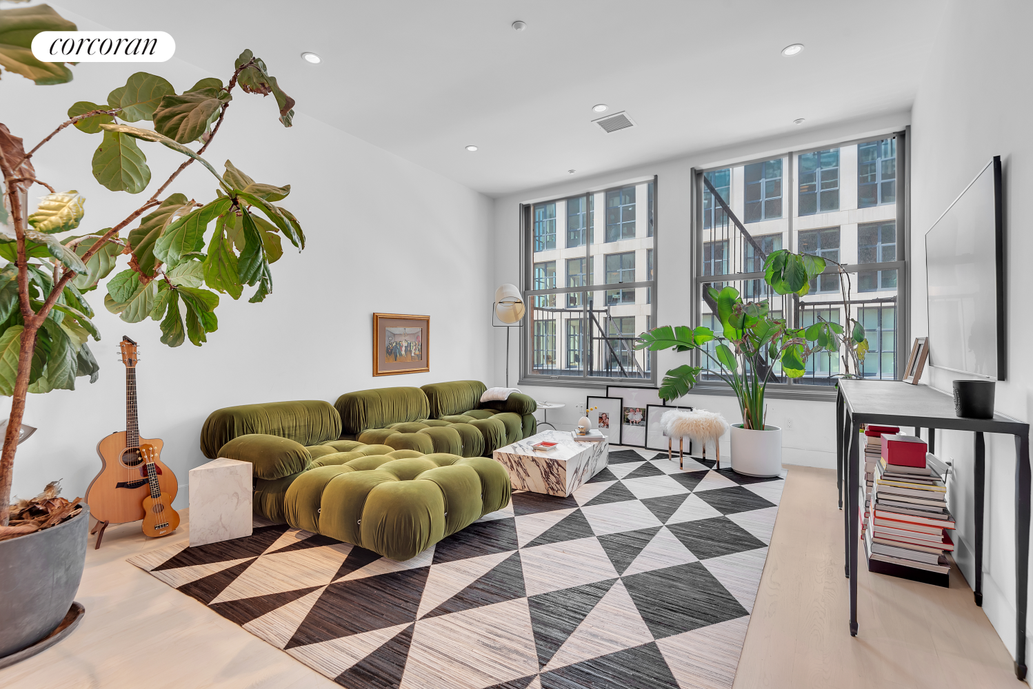 228 West Broadway 4, Tribeca, Downtown, NYC - 2 Bedrooms  
2 Bathrooms  
4 Rooms - 