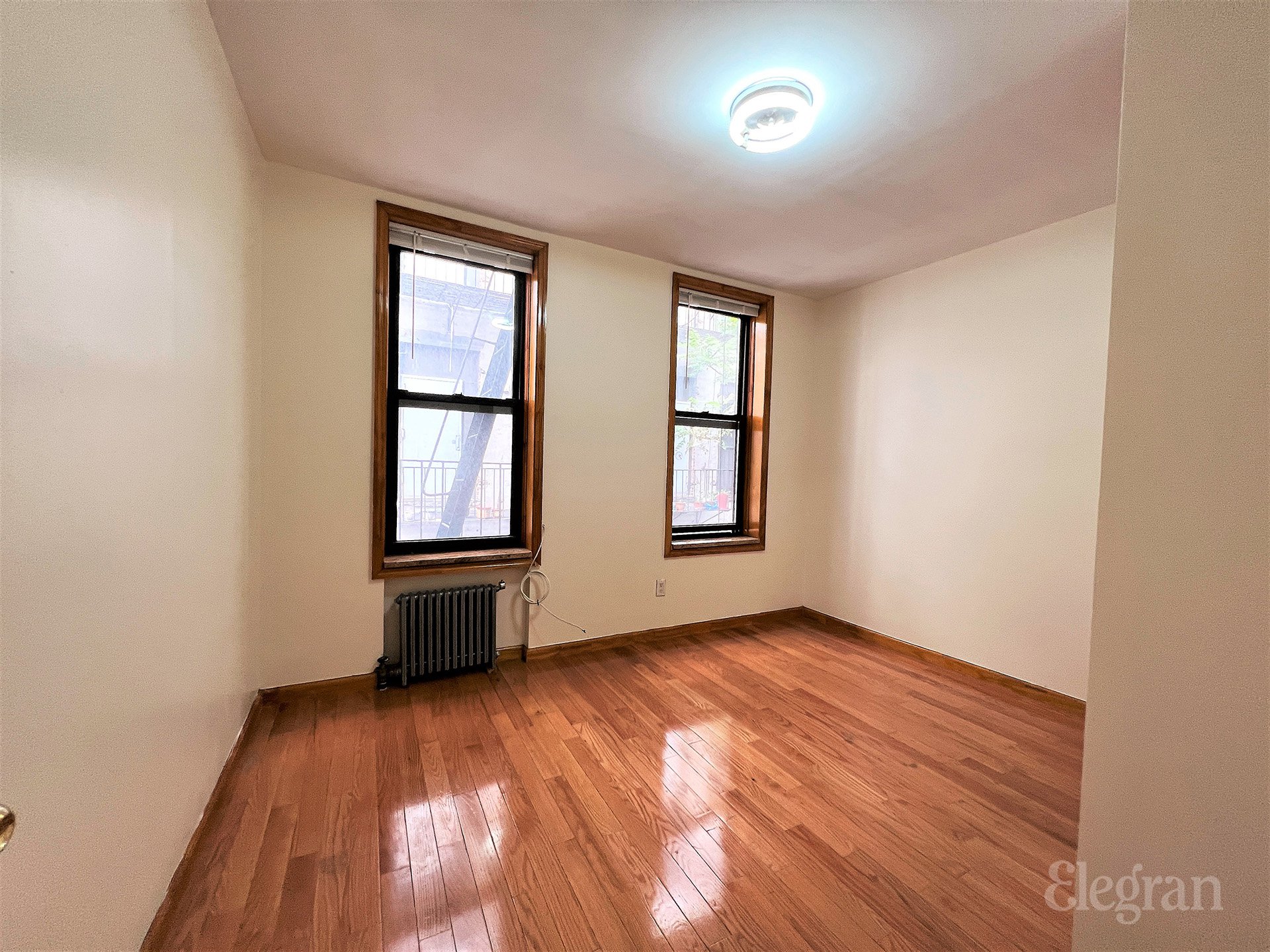 35 Henry Street 4-B, Lower East Side, Downtown, NYC - 3 Bedrooms  
1 Bathrooms  
4 Rooms - 