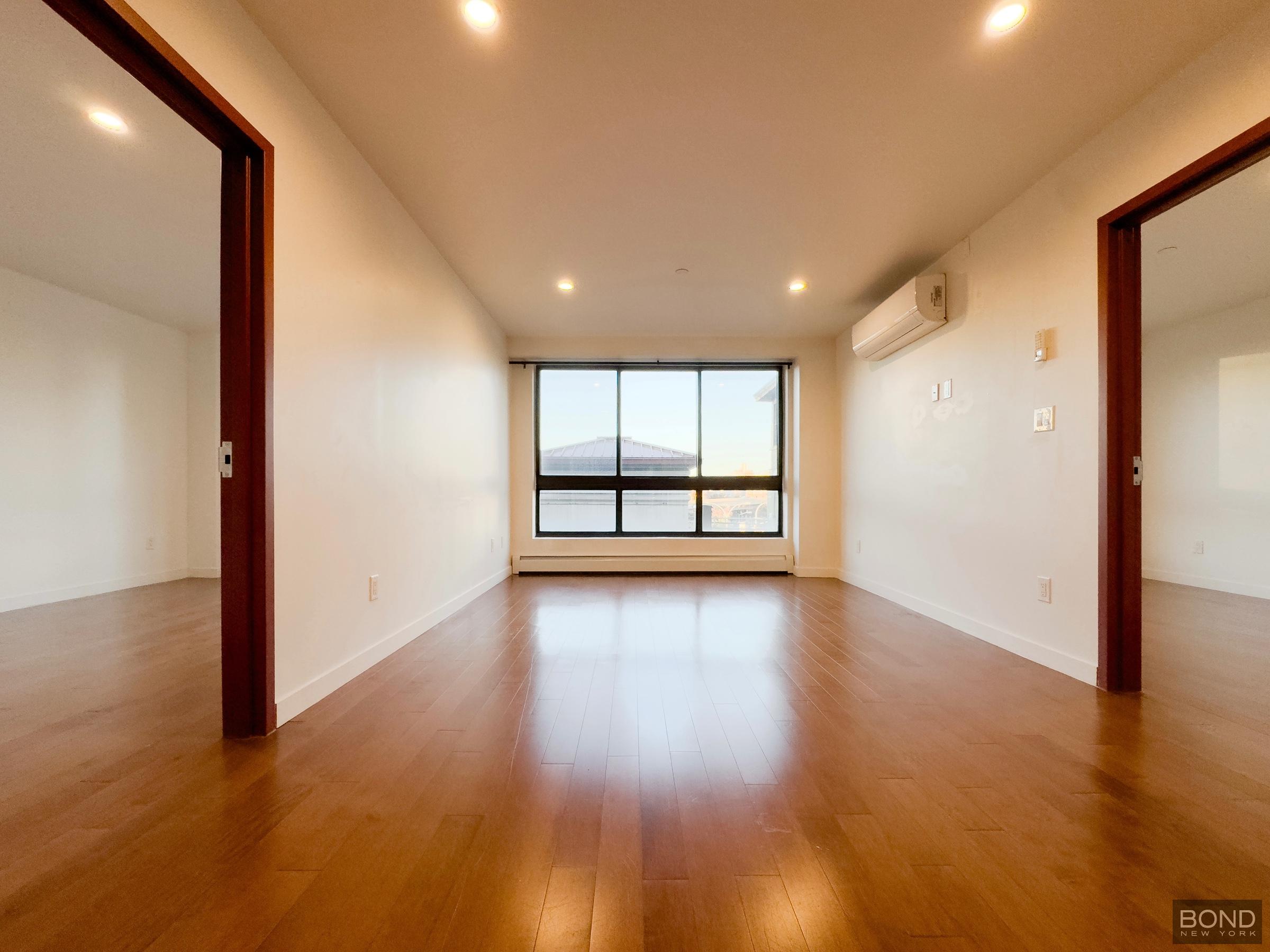 Photo 1 of 252 Broadway 4B, Williamsburg, New York, $3,950, Web #: 1090597476