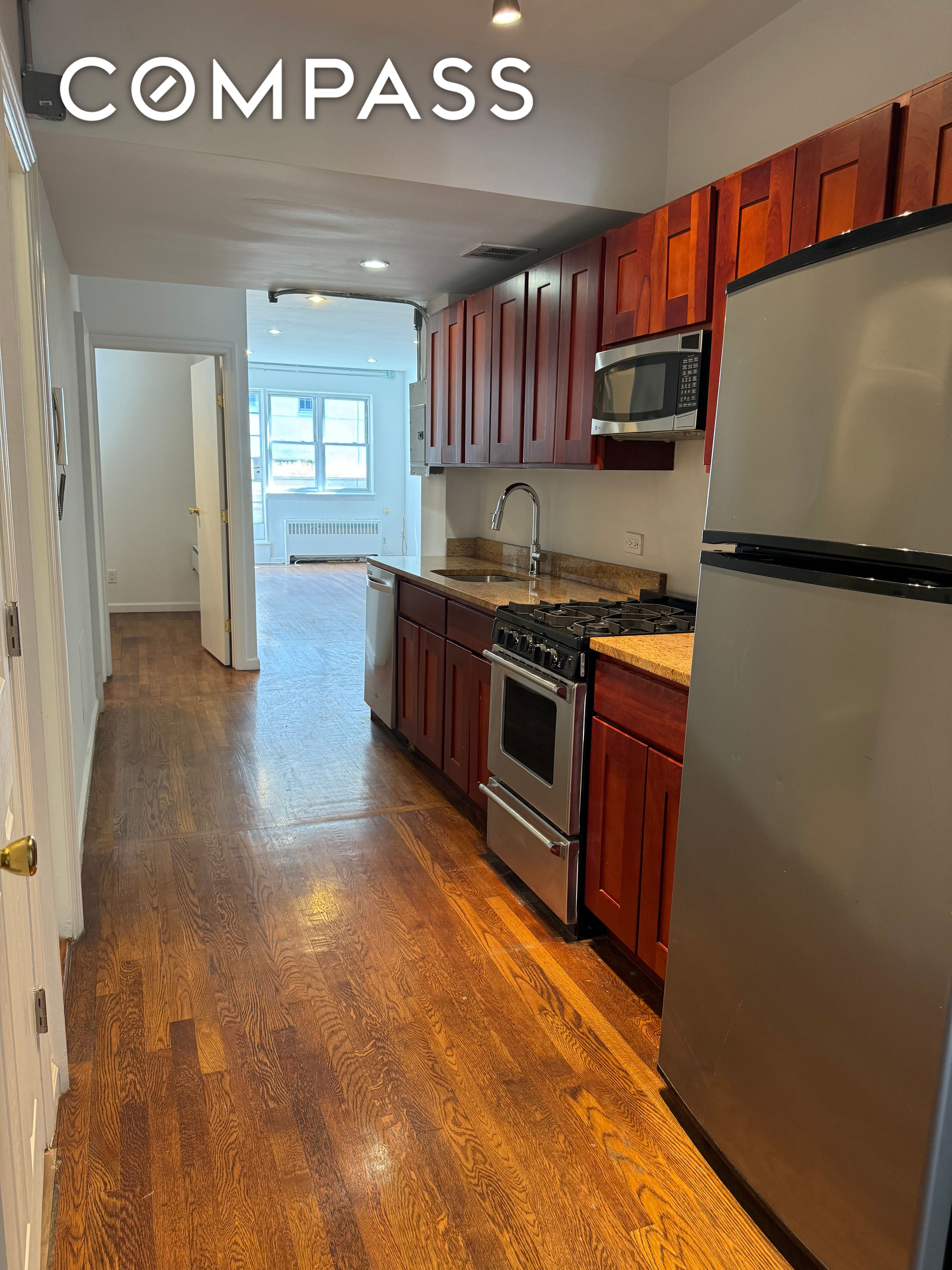 1144 2nd Avenue B2, Upper East Side, Upper East Side, NYC - 4 Bedrooms  
2 Bathrooms  
6 Rooms - 