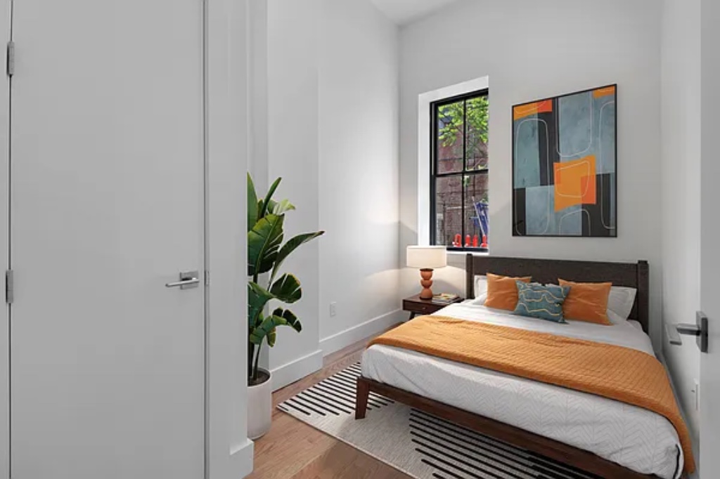 340 Broadway 1A, Williamsburg, Brooklyn, New York - 2 Bedrooms  
1.5 Bathrooms  
4 Rooms - 