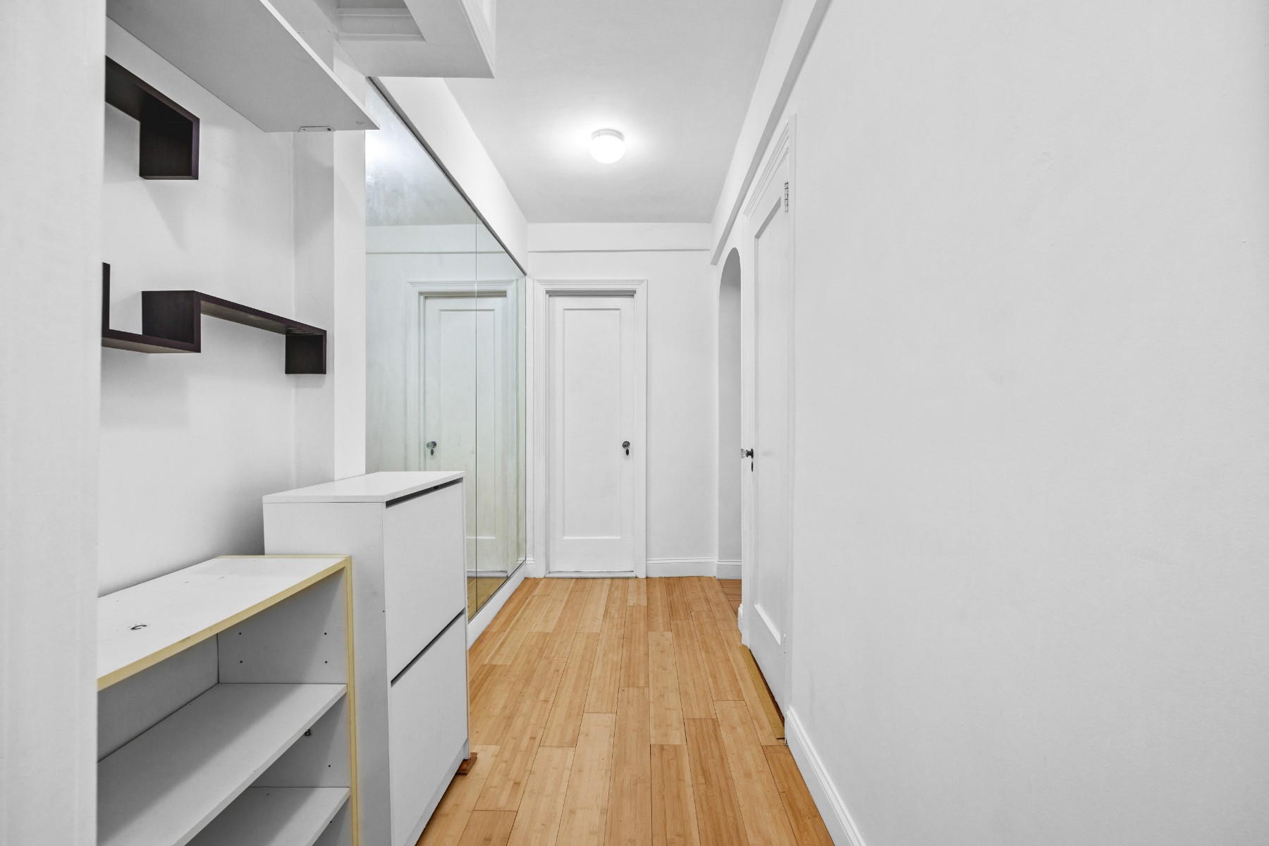 140 East 40th Street 5H, Murray Hill, Midtown East, NYC - 1 Bathrooms  
2 Rooms - 