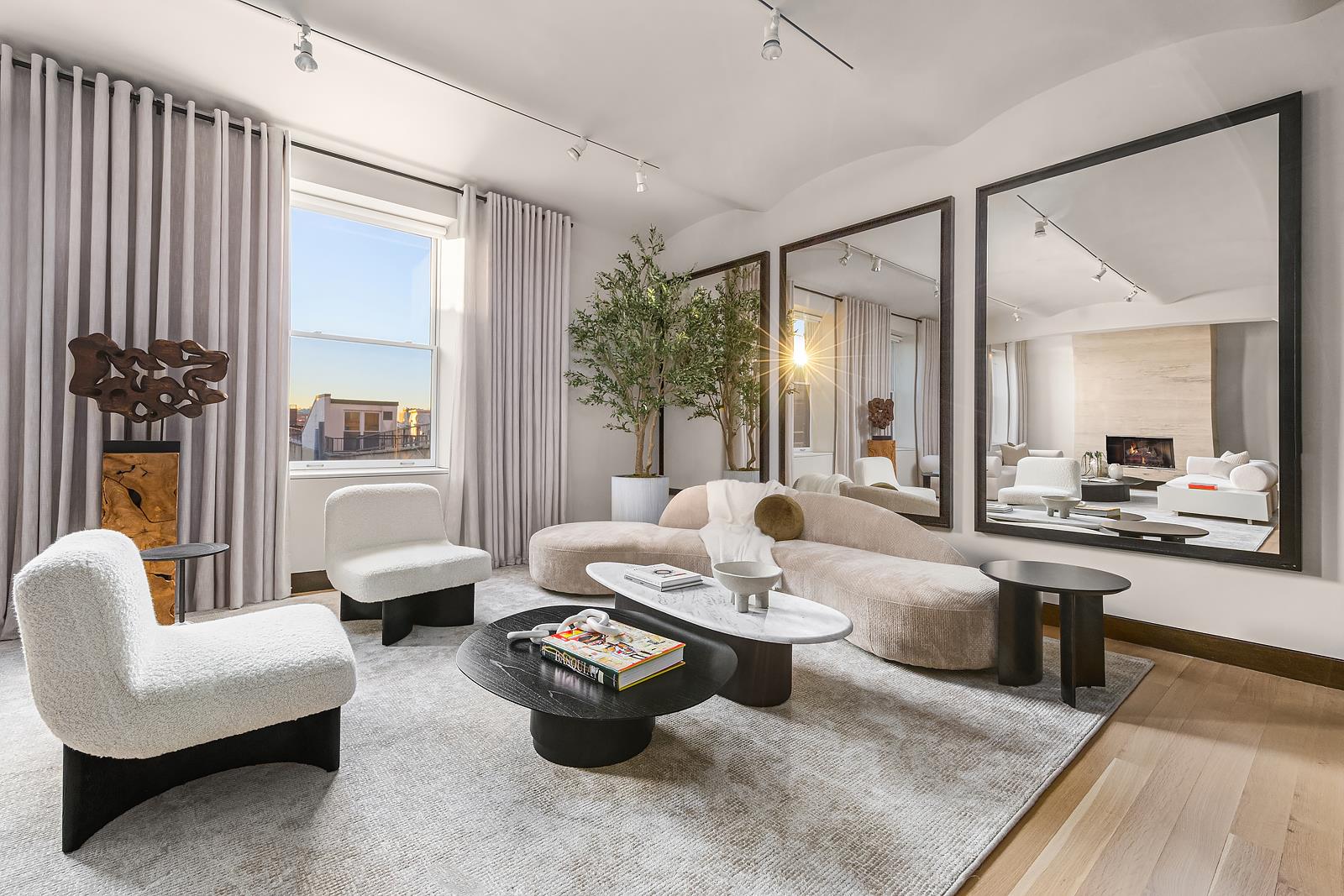 151 Wooster Street 6W/B, Soho, Downtown, NYC - 3 Bedrooms  
3 Bathrooms  
6 Rooms - 