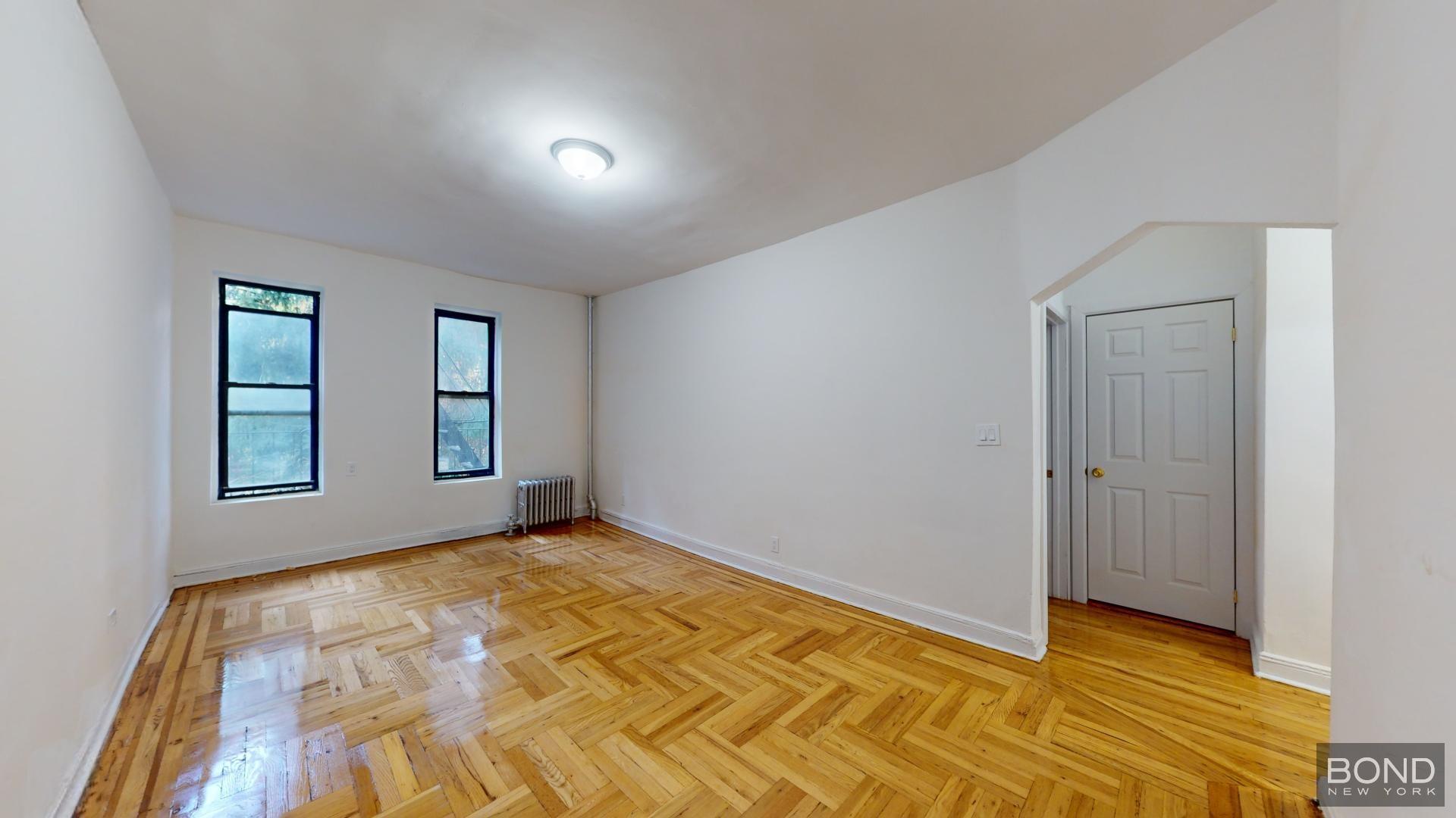 520 East 83rd Street B2, Upper East Side, Upper East Side, NYC - 2 Bedrooms  
1 Bathrooms  
4 Rooms - 