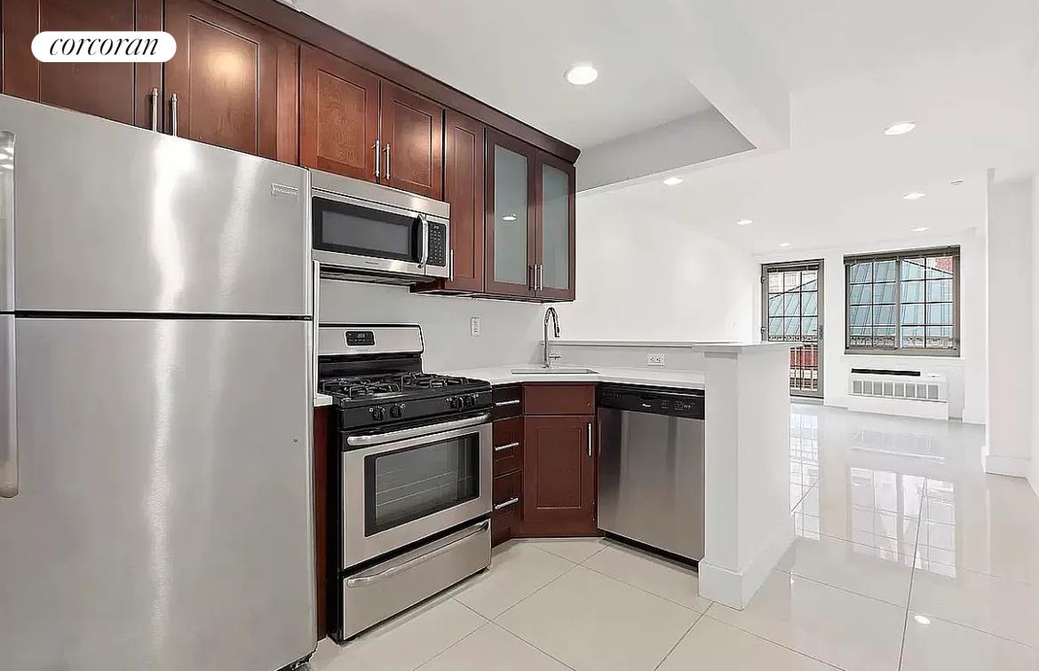 207 West 115th Street 18, South Harlem, Upper Manhattan, NYC - 1 Bedrooms  
1 Bathrooms  
3 Rooms - 