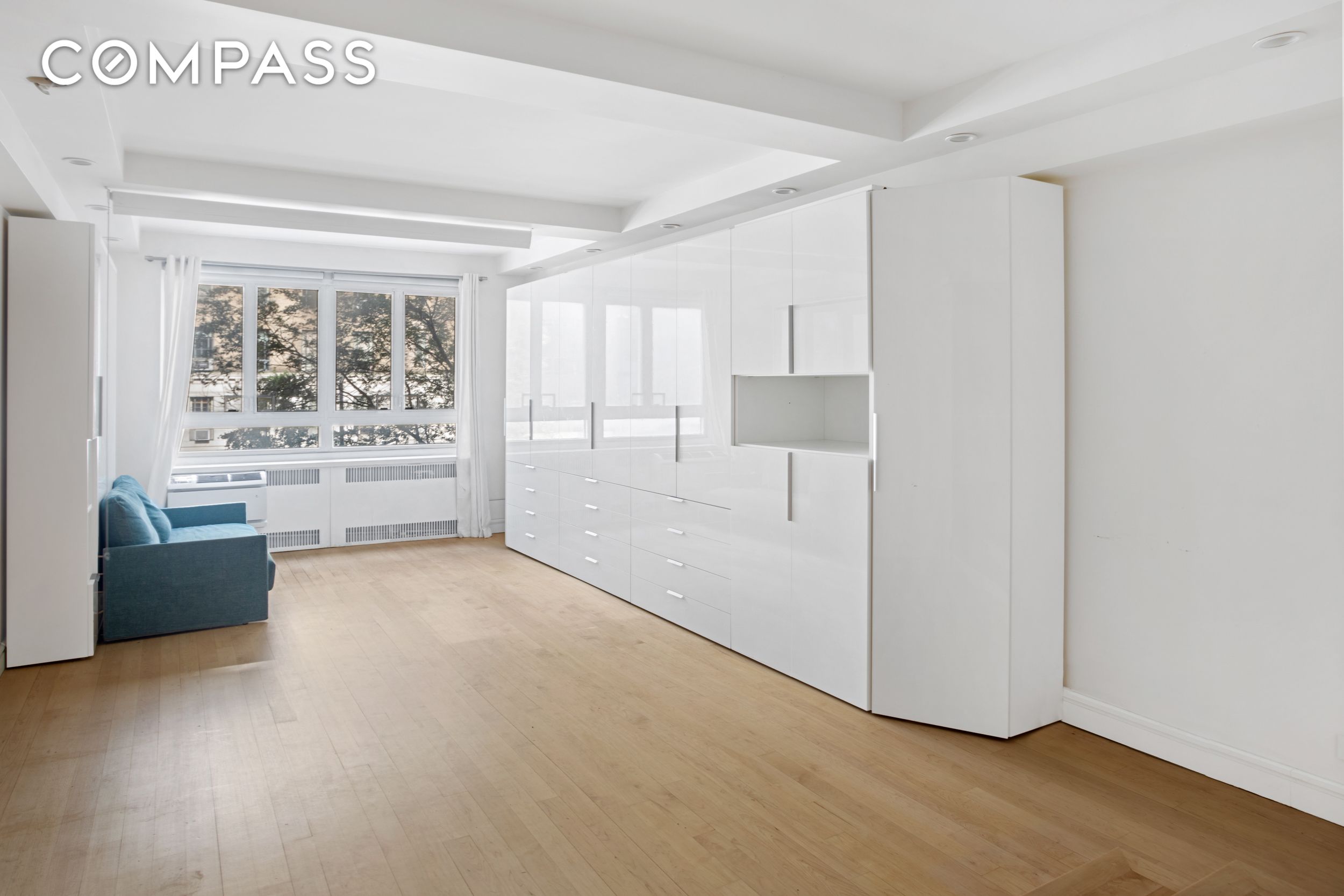 333 West 57th Street 305, Hell S Kitchen, Midtown West, NYC - 2 Bedrooms  

2 Rooms - 