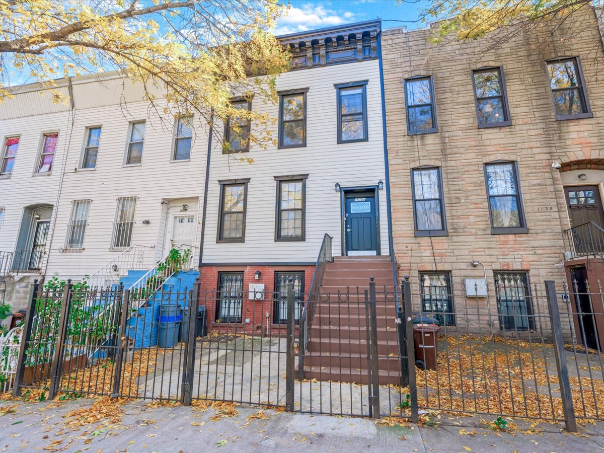 1130 Hancock Street, Bushwick, Brooklyn, New York - 5 Bedrooms  
4.5 Bathrooms  
10 Rooms - 