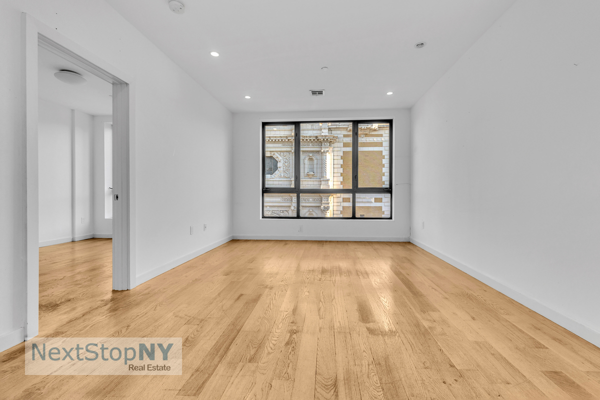 328 Central Avenue 4A, Bushwick, Brooklyn, New York - 1 Bedrooms  
1 Bathrooms  
3 Rooms - 