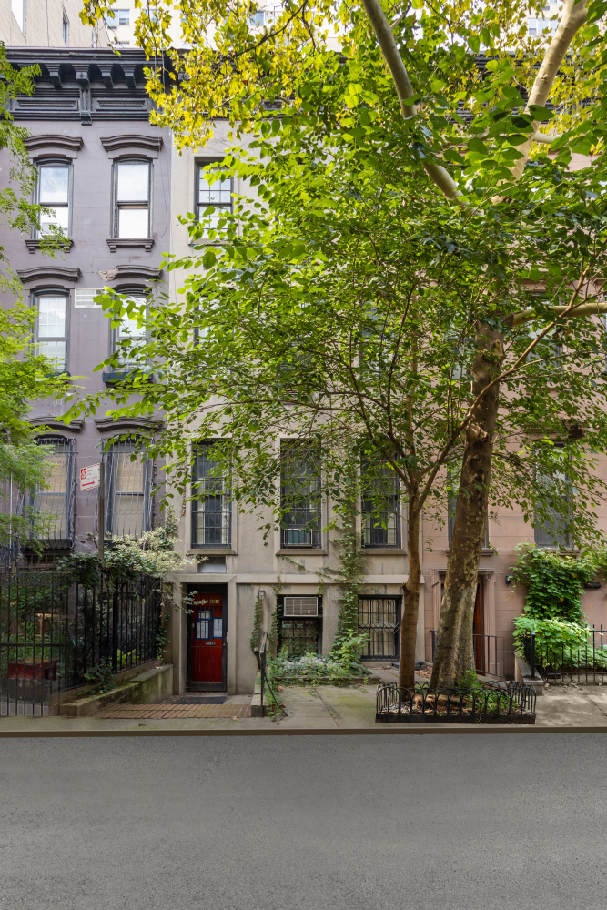 534 East 87th Street, Yorkville, Upper East Side, NYC - 3 Bedrooms  
3 Bathrooms  
9 Rooms - 