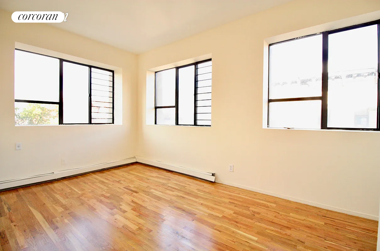 272 Willoughby Avenue 3N, Bedford-Stuyvesant, Brooklyn, New York - 3 Bedrooms  
1.5 Bathrooms  
5 Rooms - 