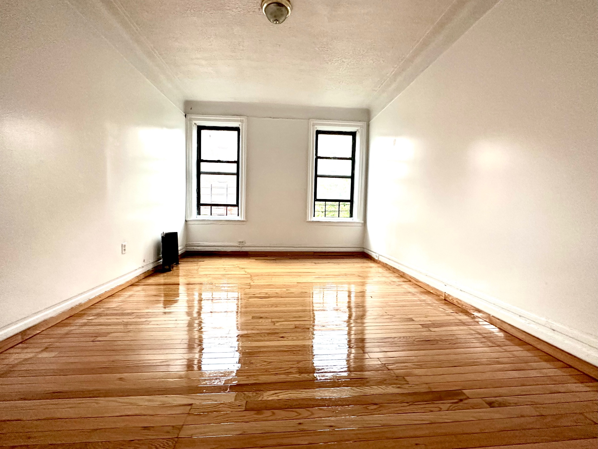 Photo 1 of 573 Isham Street 32, Inwood, NYC, $2,300, Web #: 1092459219