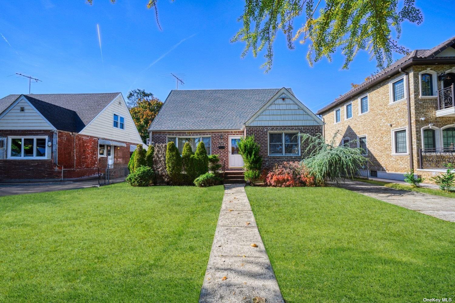 Photo 1 of 81-24 266th Street, Floral Park, New York, $842,000, Web #: 1092490287