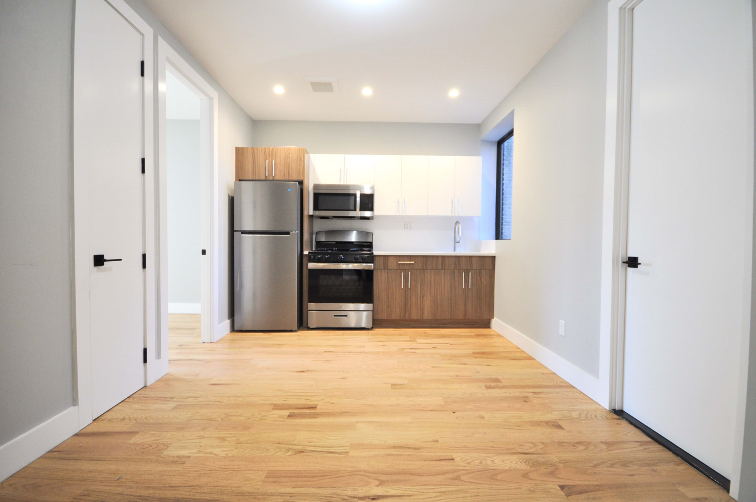 565 St Johns Place 1B, Crown Heights, Brooklyn, New York - 4 Bedrooms  
1 Bathrooms  
7 Rooms - 