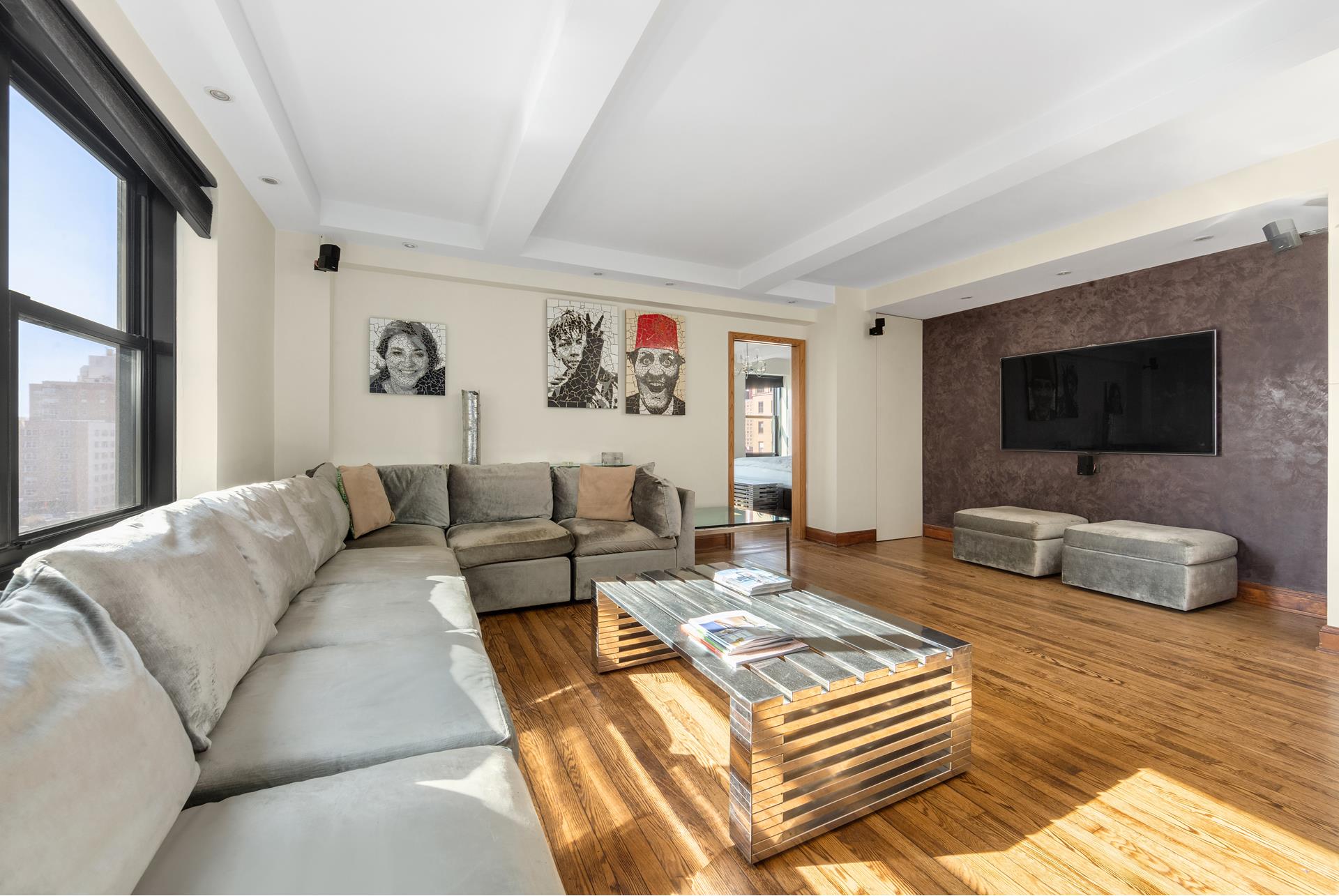 300 West 23rd Street 11Mn, Chelsea, Downtown, NYC - 2 Bedrooms  
2 Bathrooms  
5 Rooms - 