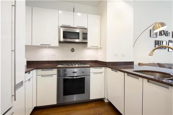 250 East 49th Street 9D, Turtle Bay, Midtown East, NYC - 2 Bedrooms  
2 Bathrooms  
3 Rooms - 