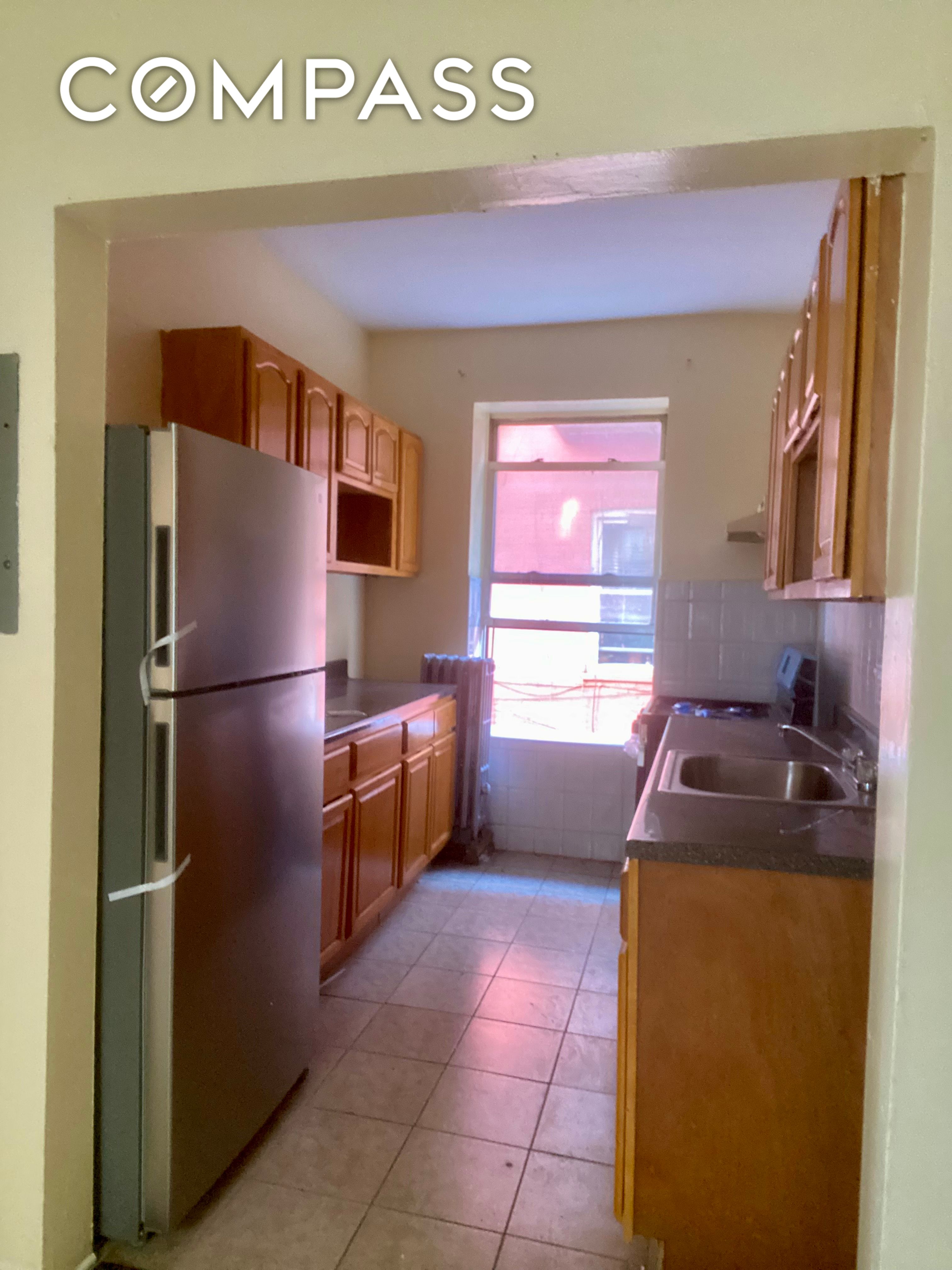 462 East 52nd Street 2F, East Flatbush, Brooklyn, New York - 3 Bedrooms  
1 Bathrooms  
6 Rooms - 