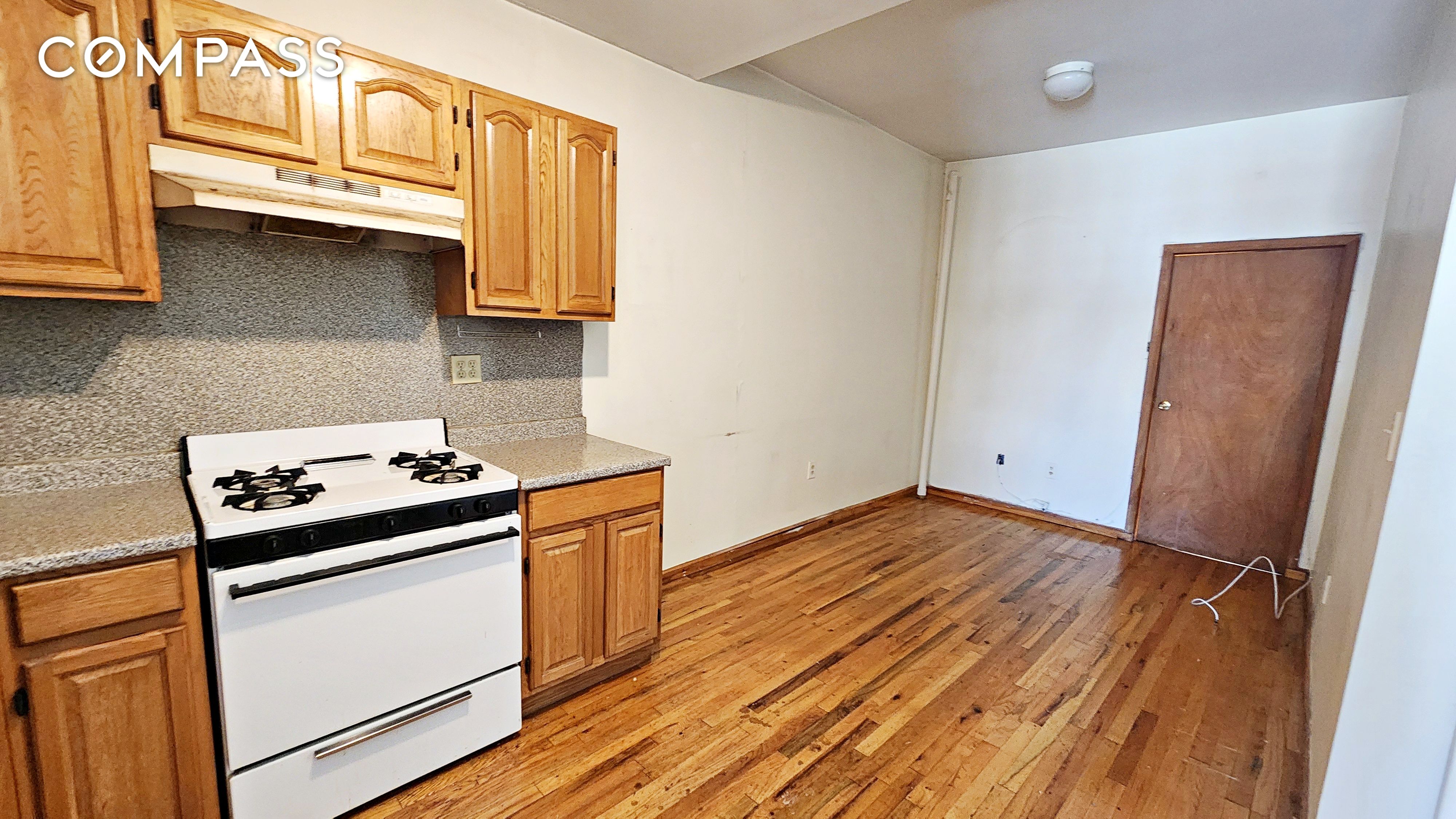 17 Conselyea Street 5, Williamsburg, Brooklyn, New York - 1 Bedrooms  
1 Bathrooms  
4 Rooms - 