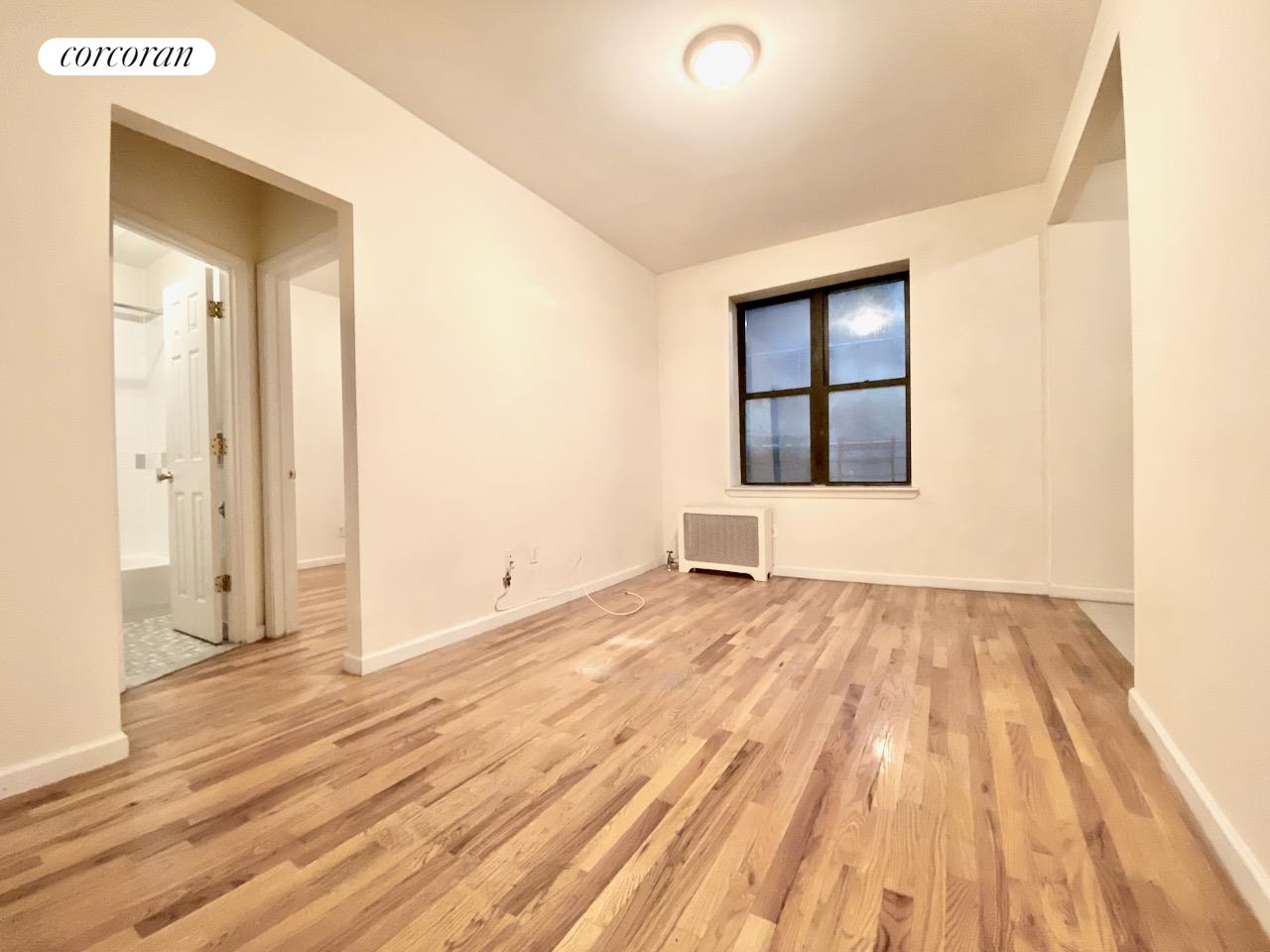 351 St Nicholas Avenue 26, West Harlem, Upper Manhattan, NYC - 2 Bedrooms  
1 Bathrooms  
4 Rooms - 