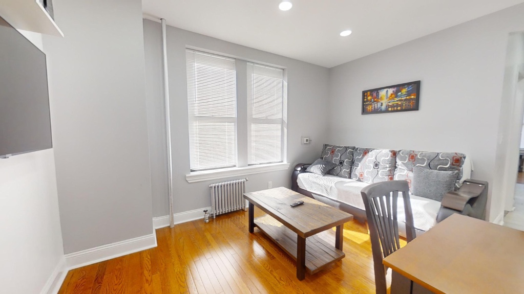 Photo 1 of 39-70 62nd Street 2L, Woodside, New York, $3,500, Web #: 1092809162