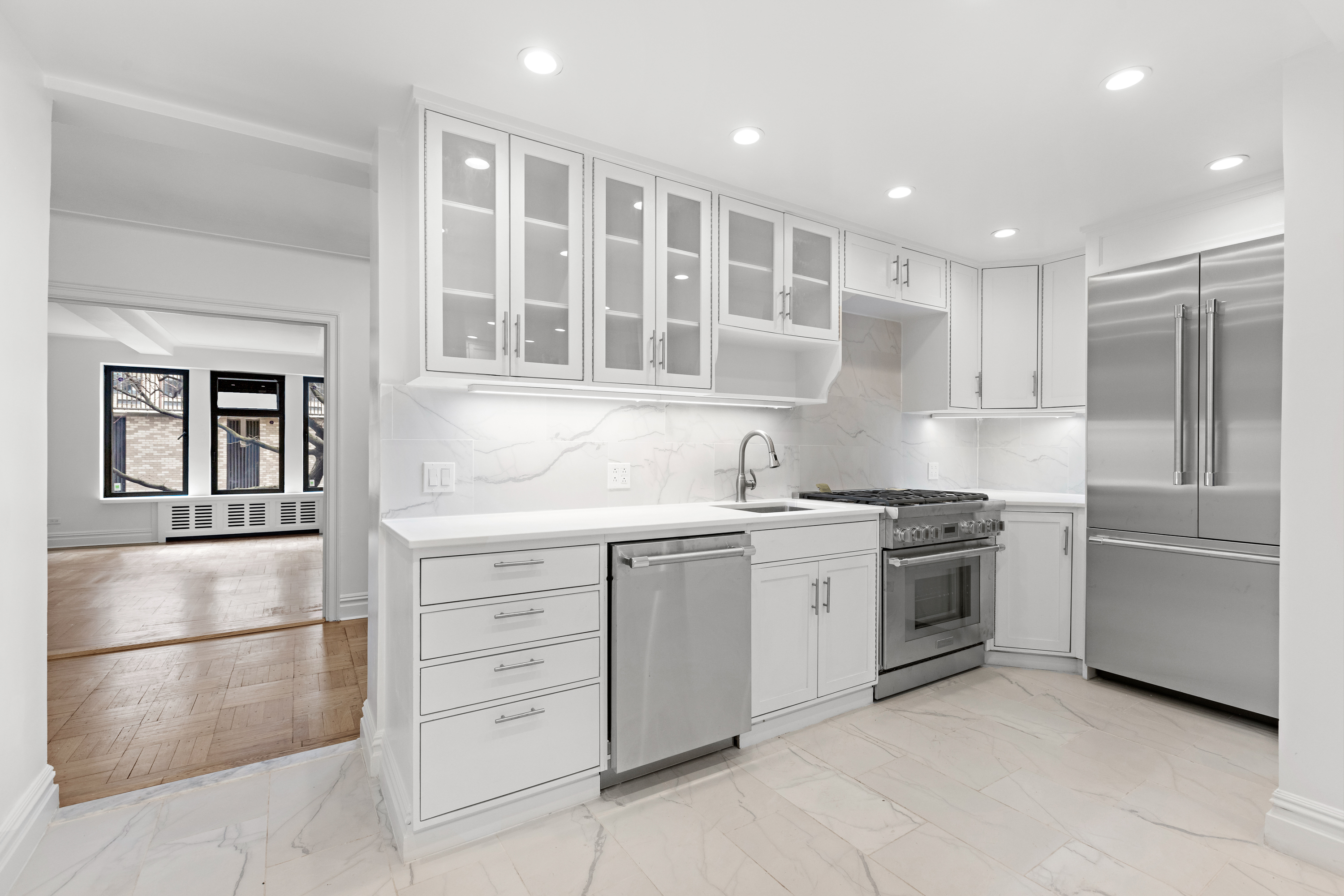 111 East 88th Street 3B, Carnegie Hill, Upper East Side, NYC - 3 Bedrooms  
3 Bathrooms  
6 Rooms - 