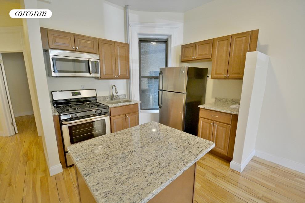 524 West 123rd Street 1W, Morningside Heights, Upper Manhattan, NYC - 4 Bedrooms  
2 Bathrooms  
6 Rooms - 