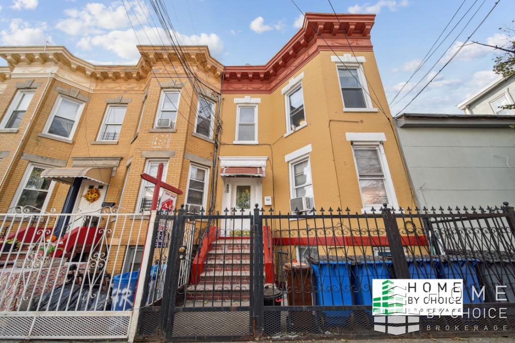 502 Grant Avenue, Ozone Park, Queens, New York - 9 Bedrooms  
3 Bathrooms  
16 Rooms - 