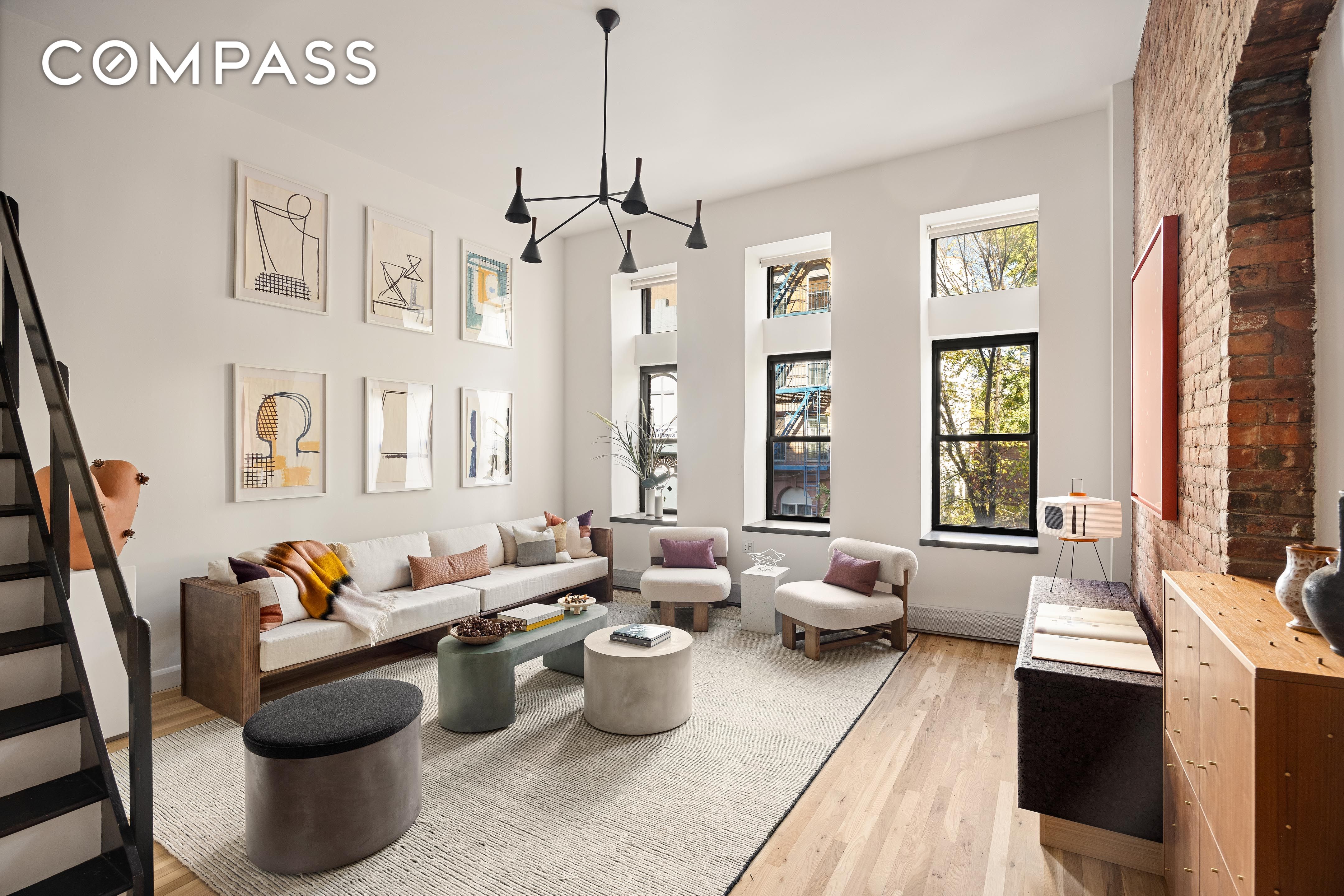 300 East 4th Street 2A, East Village, Downtown, NYC - 1 Bedrooms  
1 Bathrooms  
2 Rooms - 