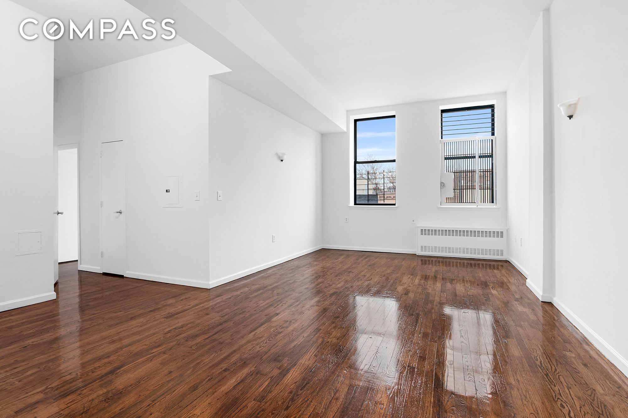 597 Grand Street 4L, Williamsburg, Brooklyn, New York - 2 Bedrooms  
1 Bathrooms  
4 Rooms - 