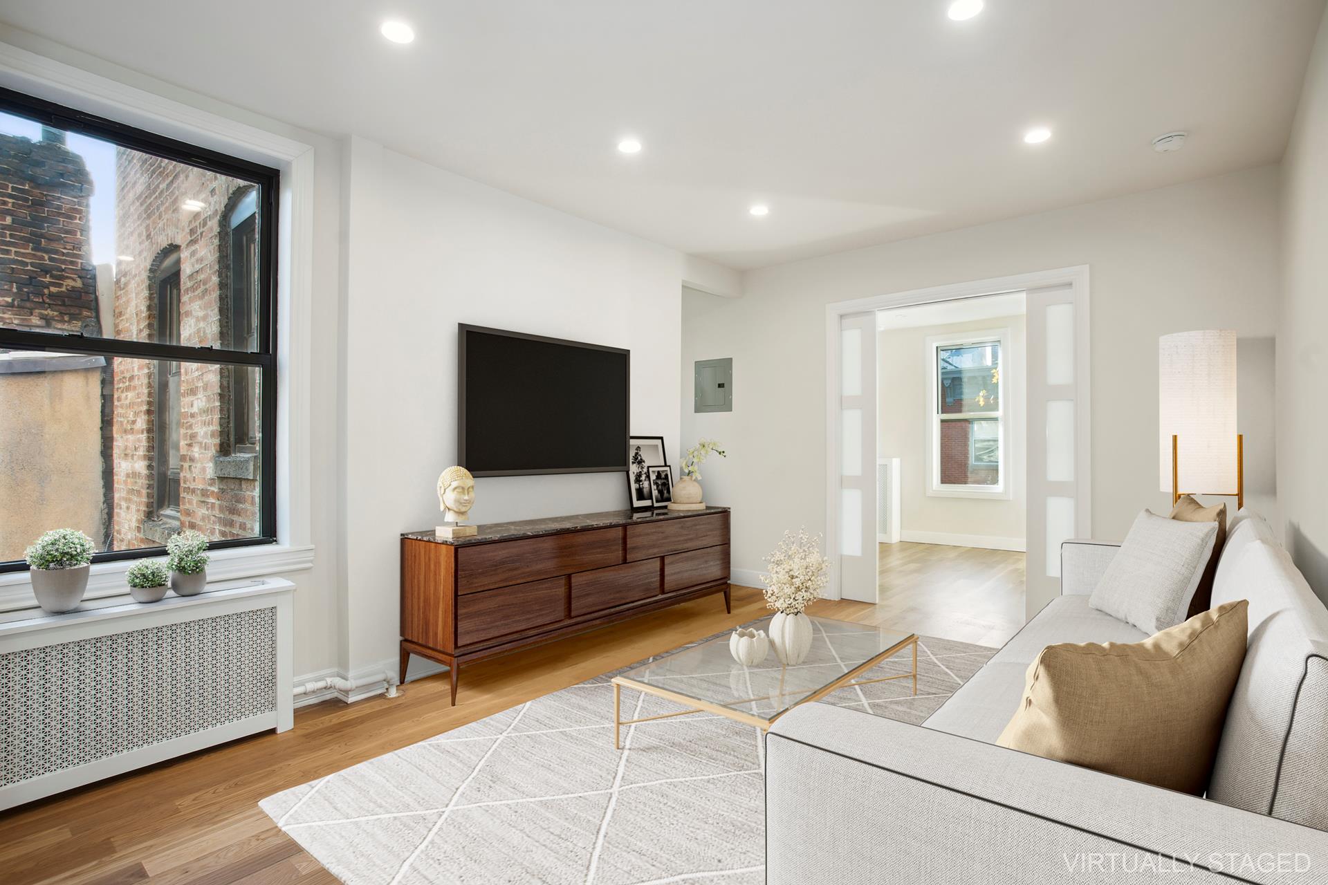 55 Hicks Street 42, Brooklyn Heights, Brooklyn, New York - 2 Bedrooms  
1 Bathrooms  
4 Rooms - 