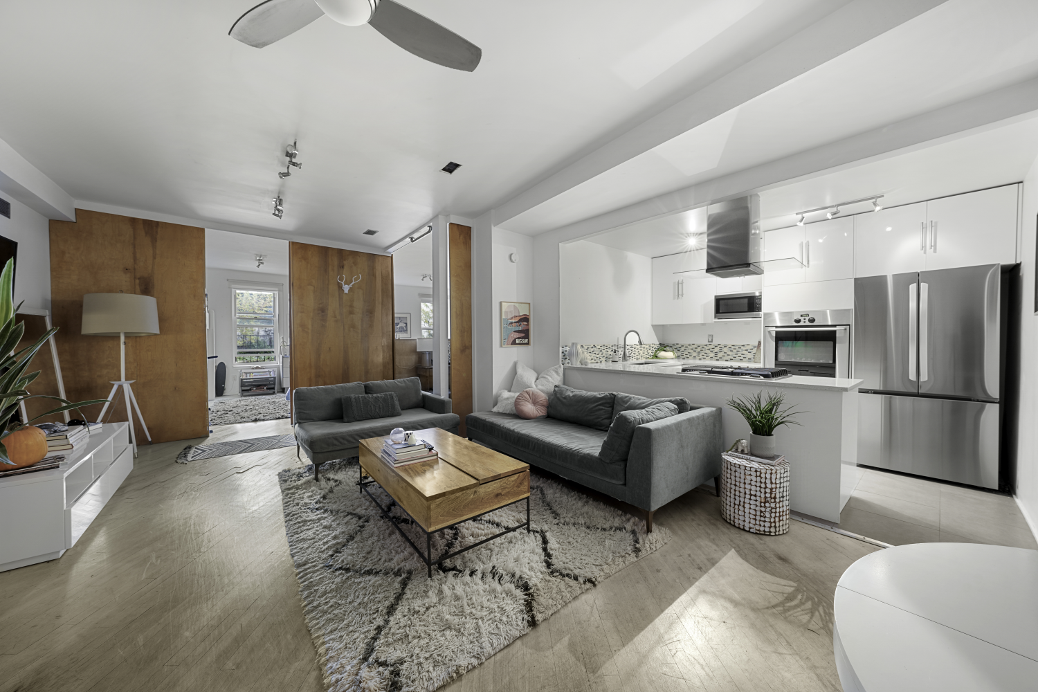 452 West 19th Street 2B, Chelsea, Downtown, NYC - 2 Bedrooms  
1 Bathrooms  
4 Rooms - 