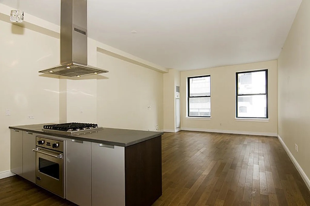 225 5th Avenue 5F, Flatiron, Downtown, NYC - 2 Bedrooms  
2 Bathrooms  
5 Rooms - 