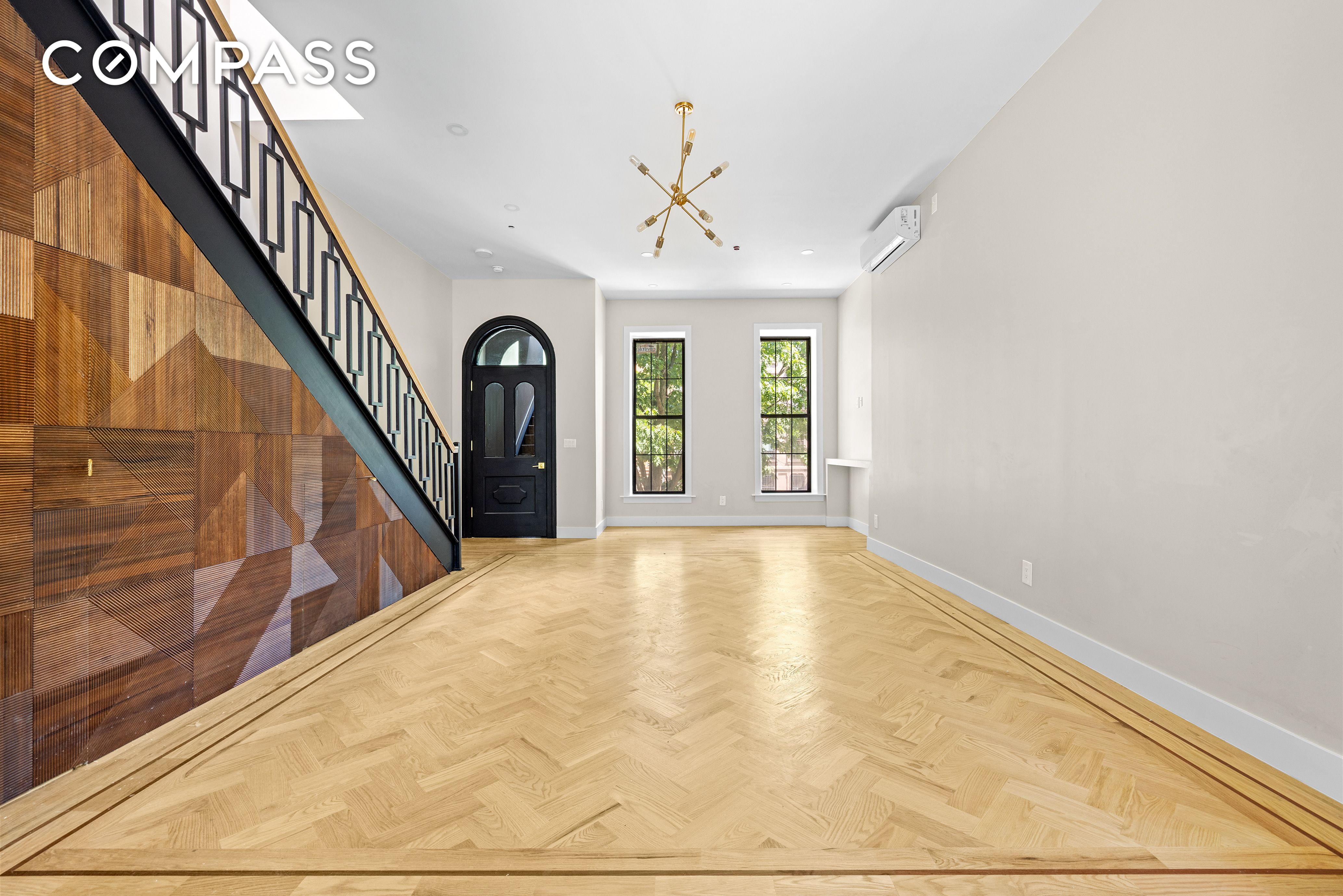 456 Willoughby Avenue 1, Bedford-Stuyvesant, Brooklyn, New York - 3 Bedrooms  
2.5 Bathrooms  
6 Rooms - 