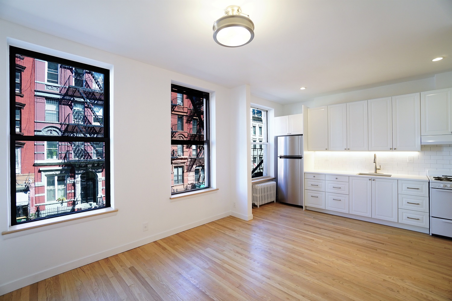 94 East 7th Street 4, East Village, Downtown, NYC - 2 Bedrooms  
1 Bathrooms  
4 Rooms - 