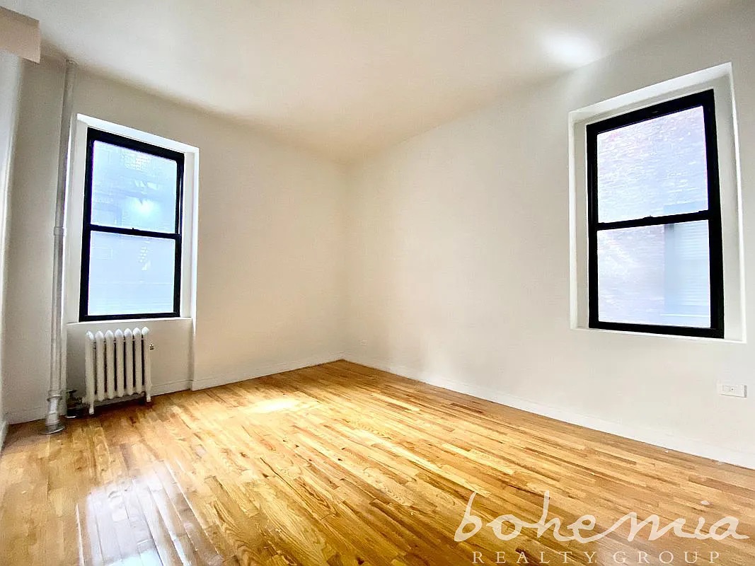 580 St Nicholas Avenue 1-M, Hamilton Heights, Upper Manhattan, NYC - 1 Bedrooms  
1 Bathrooms  
3 Rooms - 