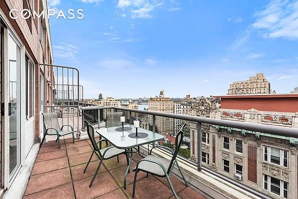 250 West 90th Street Ph1e, Upper West Side, Upper West Side, NYC - 3 Bedrooms  
2.5 Bathrooms  
6 Rooms - 