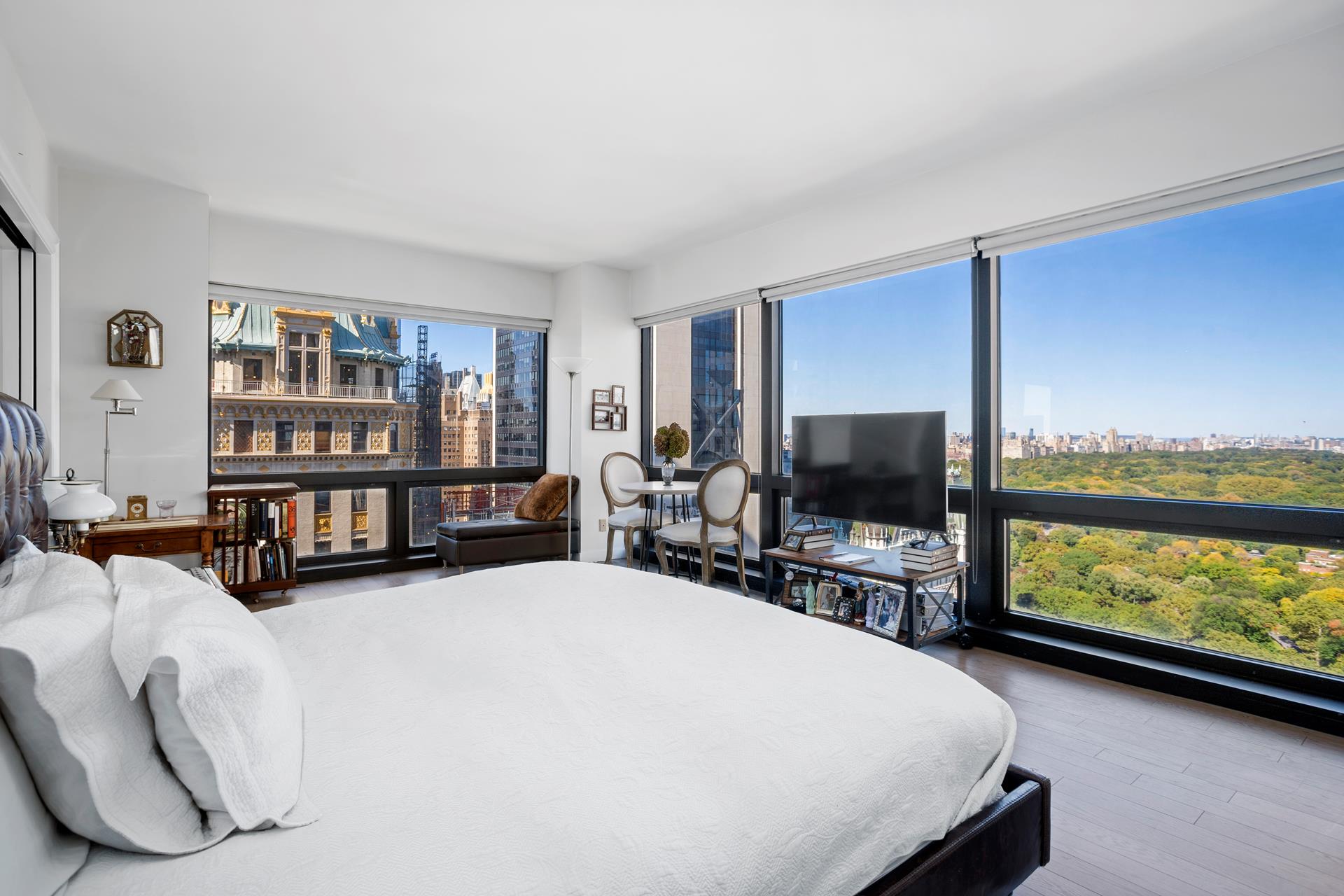 721 5th Avenue 33G, Midtown East, Midtown East, NYC - 2 Bedrooms  
2.5 Bathrooms  
4 Rooms - 