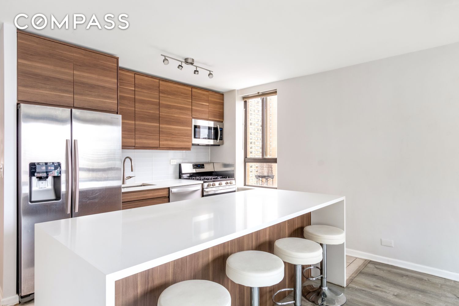 111 East 30th Street 14A, Kips Bay, Midtown East, NYC - 2 Bedrooms  
2.5 Bathrooms  
5 Rooms - 