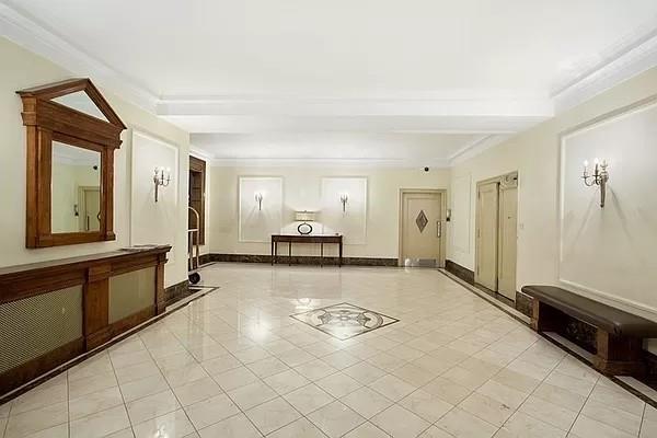 420 West End Avenue 3-B, Upper West Side, Upper West Side, NYC - 4 Bedrooms  
2.5 Bathrooms  
7 Rooms - 