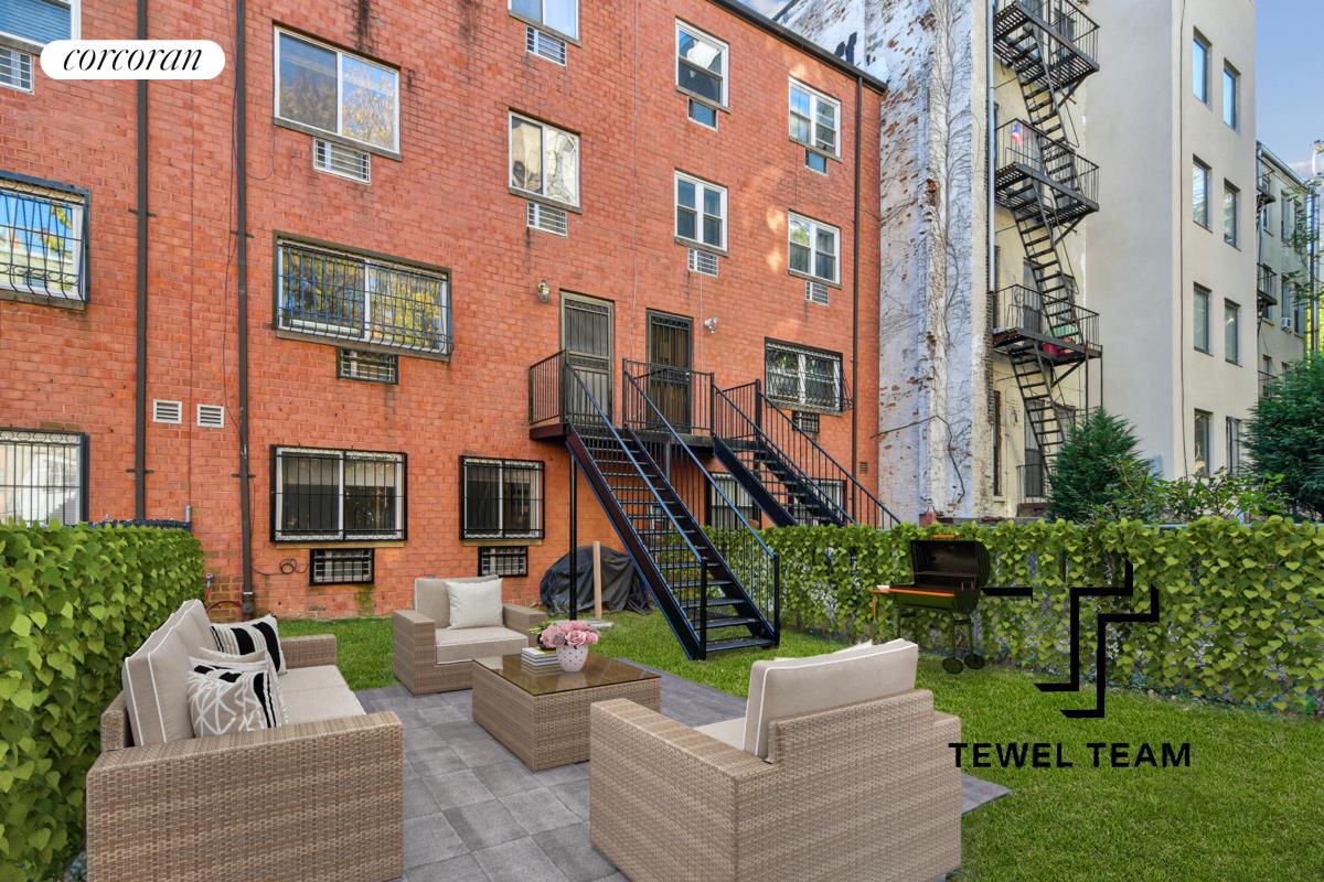 315 East 119th Street 2A, East Harlem, Upper Manhattan, NYC - 3 Bedrooms  
2.5 Bathrooms  
7 Rooms - 