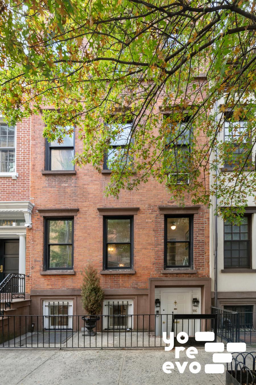 116 West Washington Place, West Village, Downtown, NYC - 4 Bedrooms  
4 Bathrooms  
10 Rooms - 