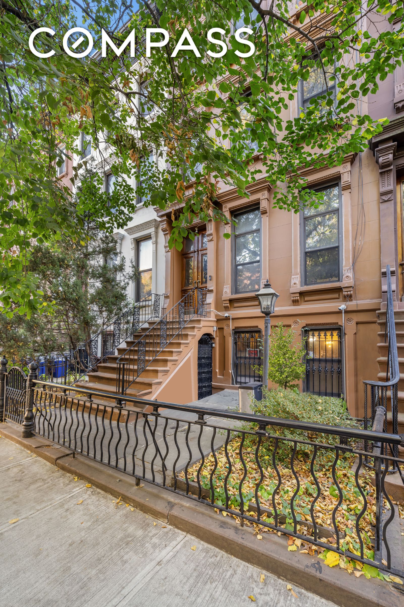 228 Jefferson Avenue, Bedford-Stuyvesant, Brooklyn, New York - 6 Bedrooms  
4 Bathrooms  
12 Rooms - 